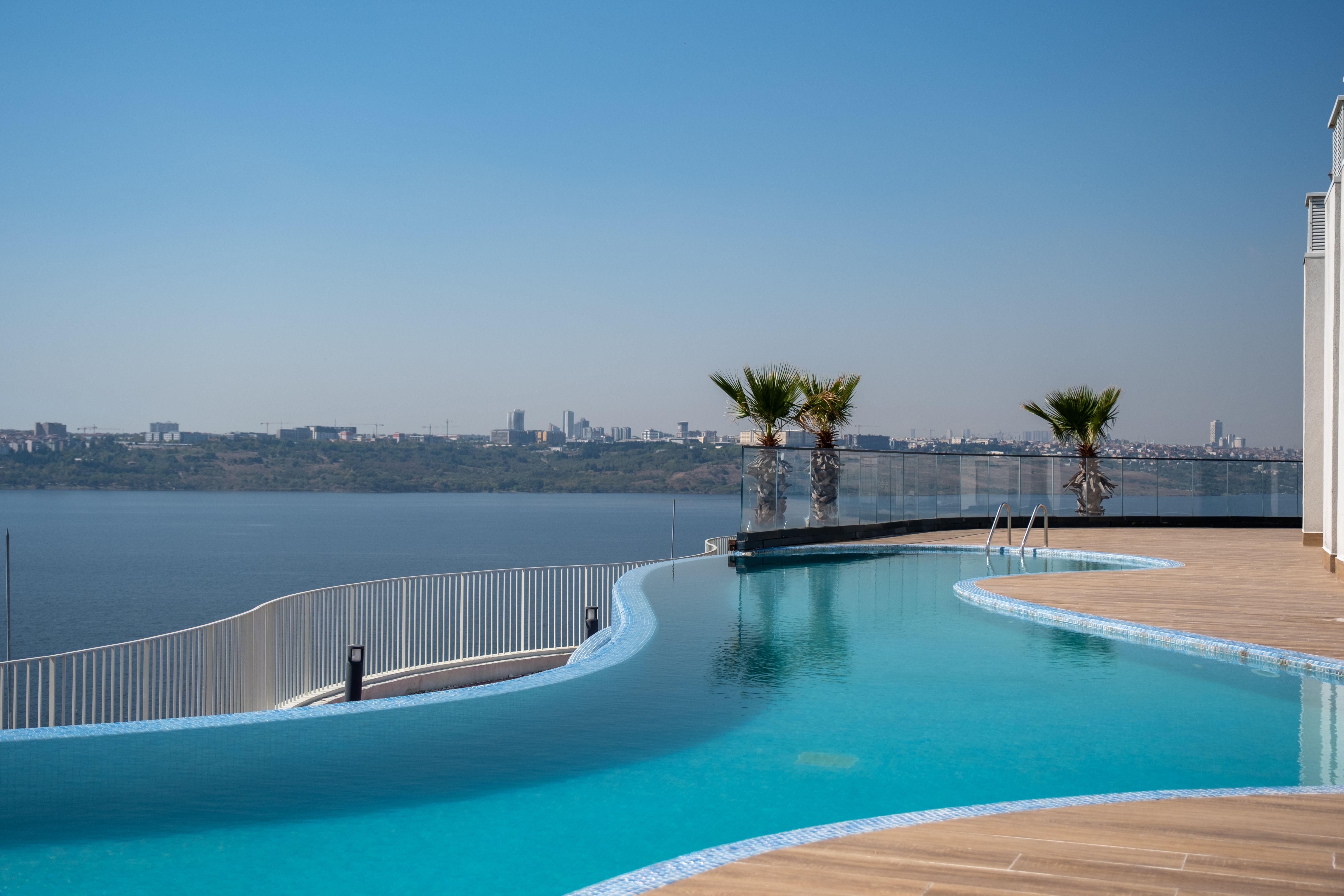 Göl ve Deniz Manzaralı 3+1 Daire in Kucukcekmece, Istanbul