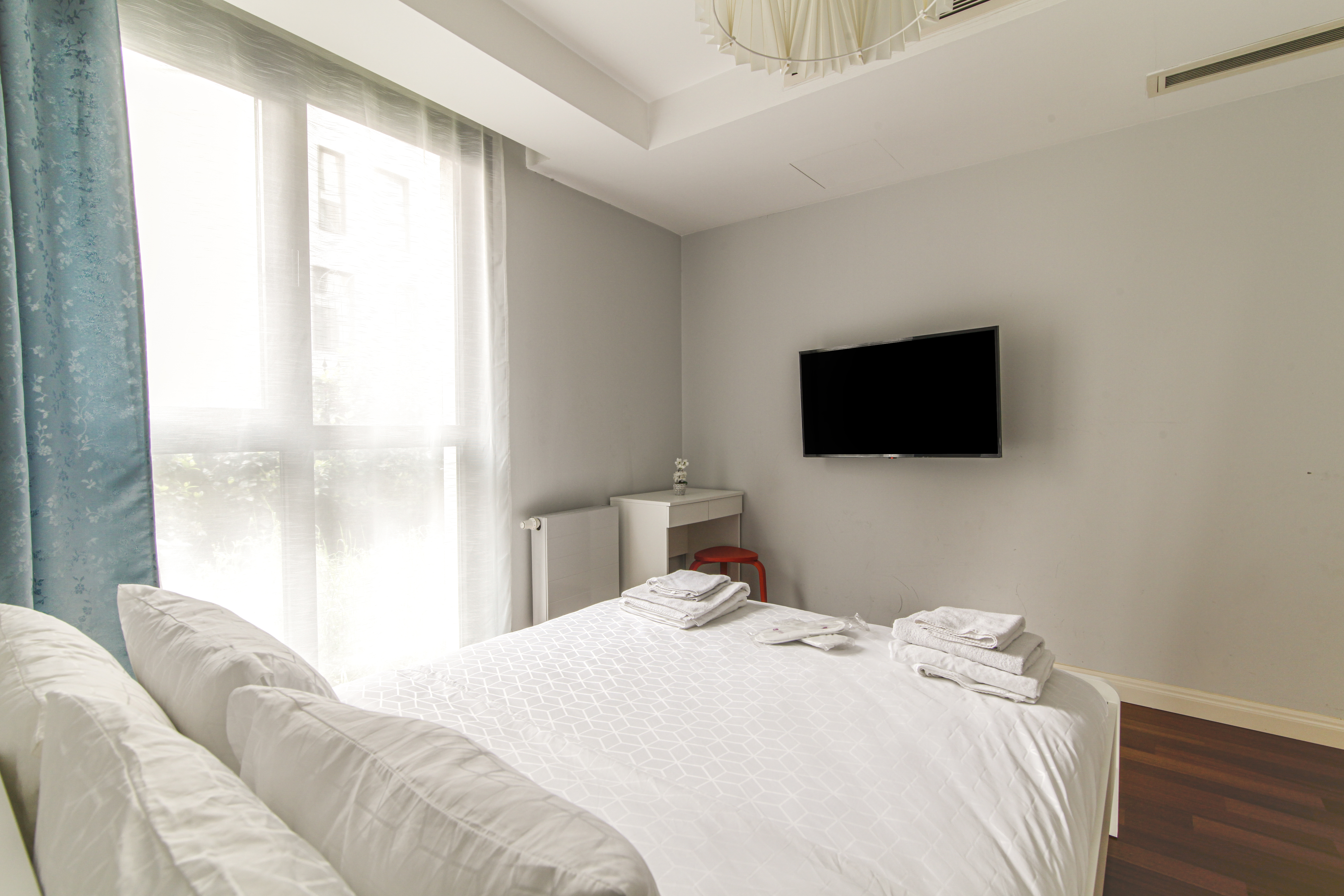 Premier Taksim Living: Garden, Pool, & Style — rentals in Beyoglu, Istanbul