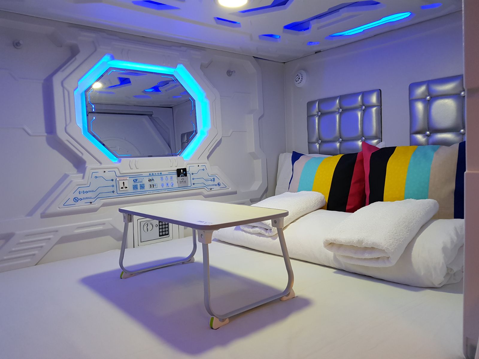 Galaxy Pods Chinatown Double Capsule
