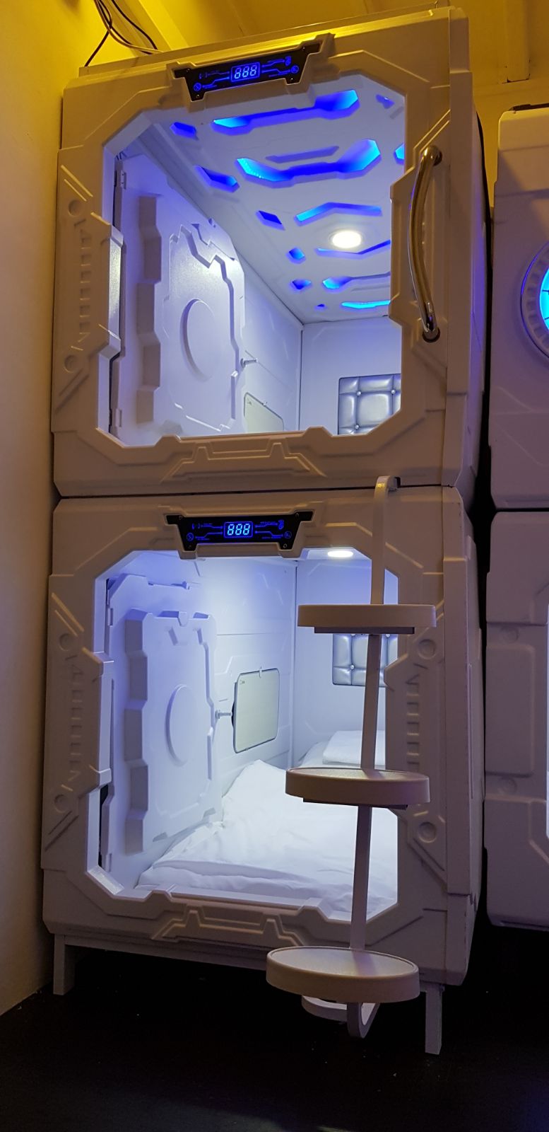 Galaxy Pods Chinatown Single Capsule
