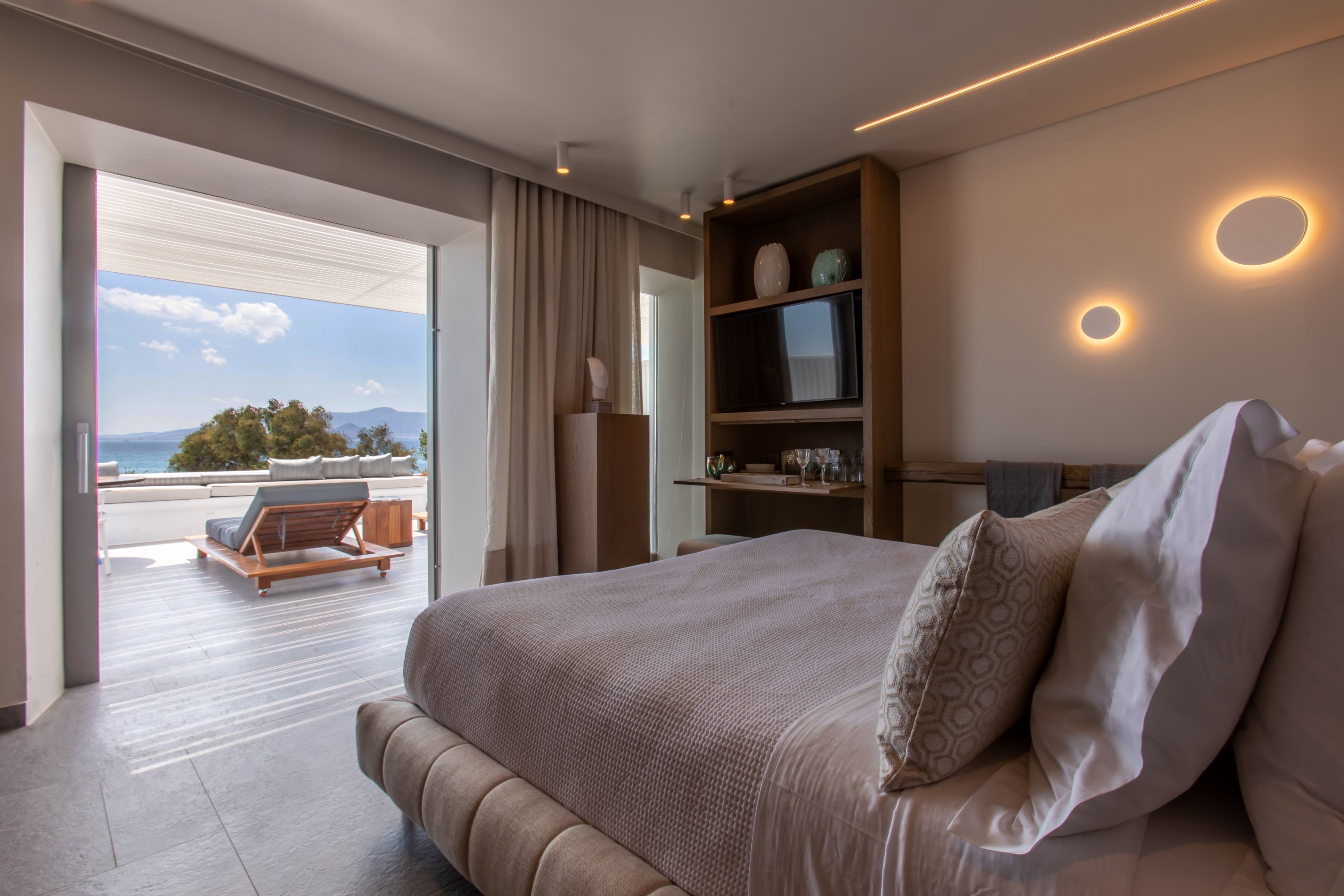 Santana Superior Sea View Suite with Hot Tub