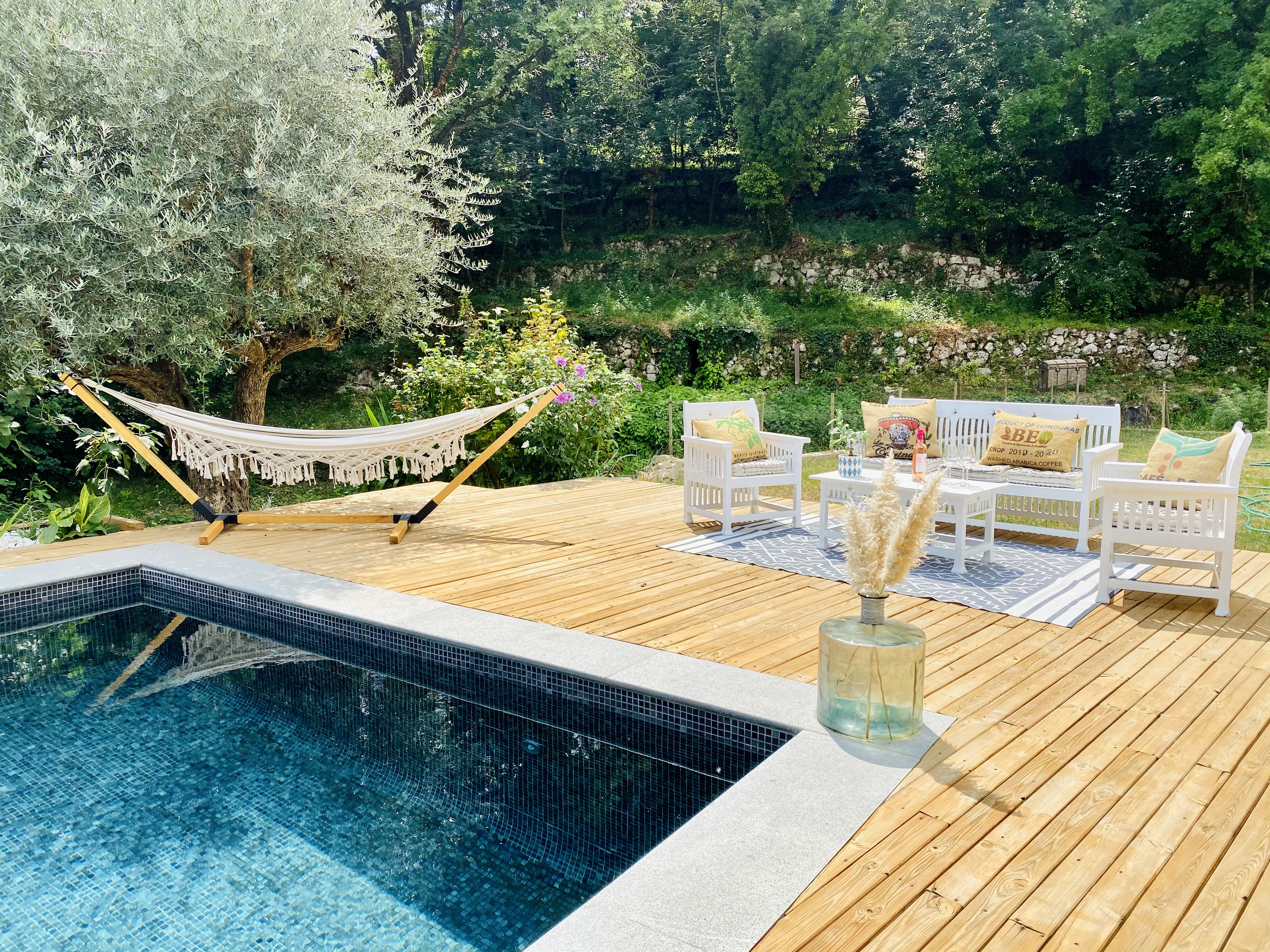 Water green villa