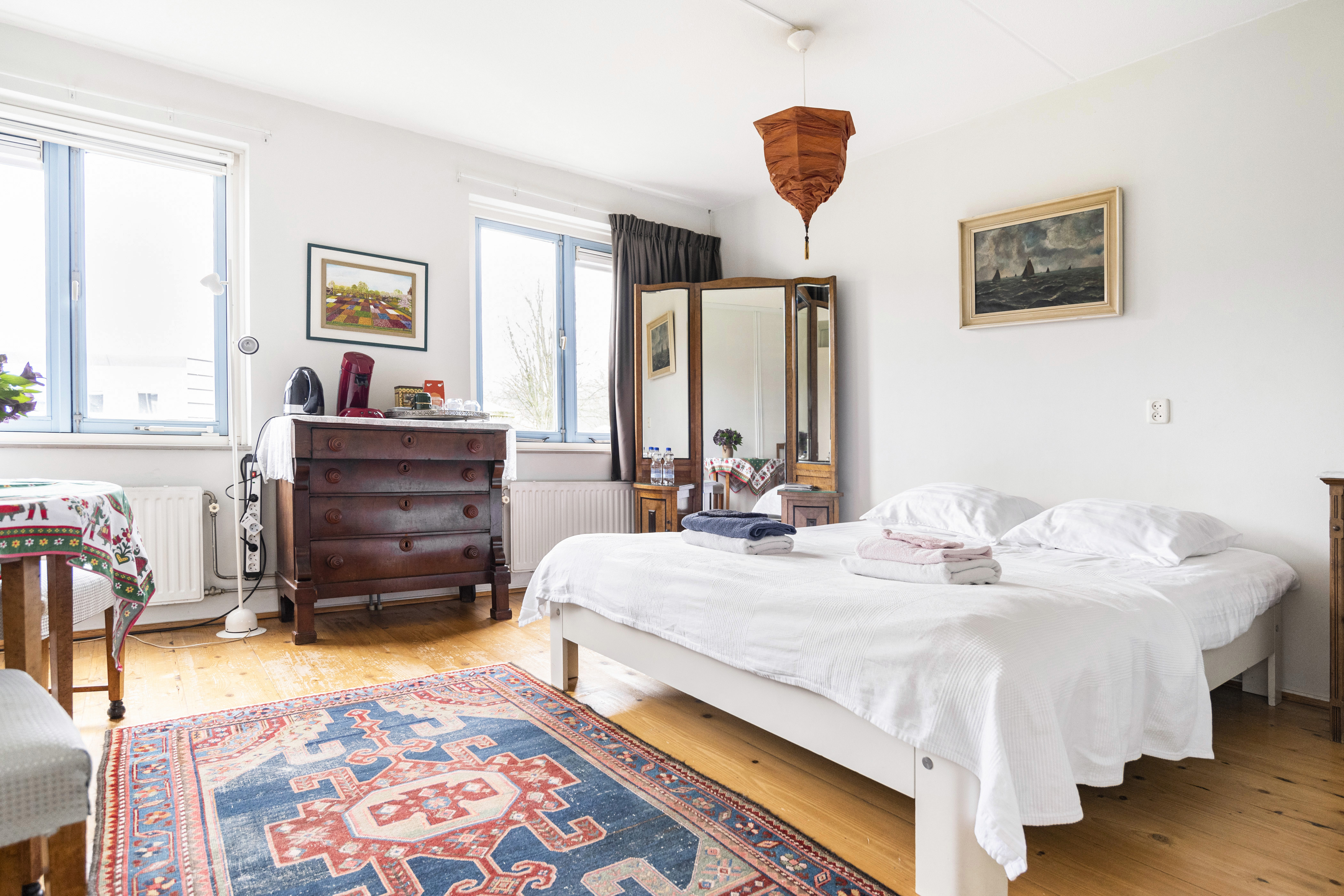 Large Room ( 2 pers) 25 mins from centre Amsterdam