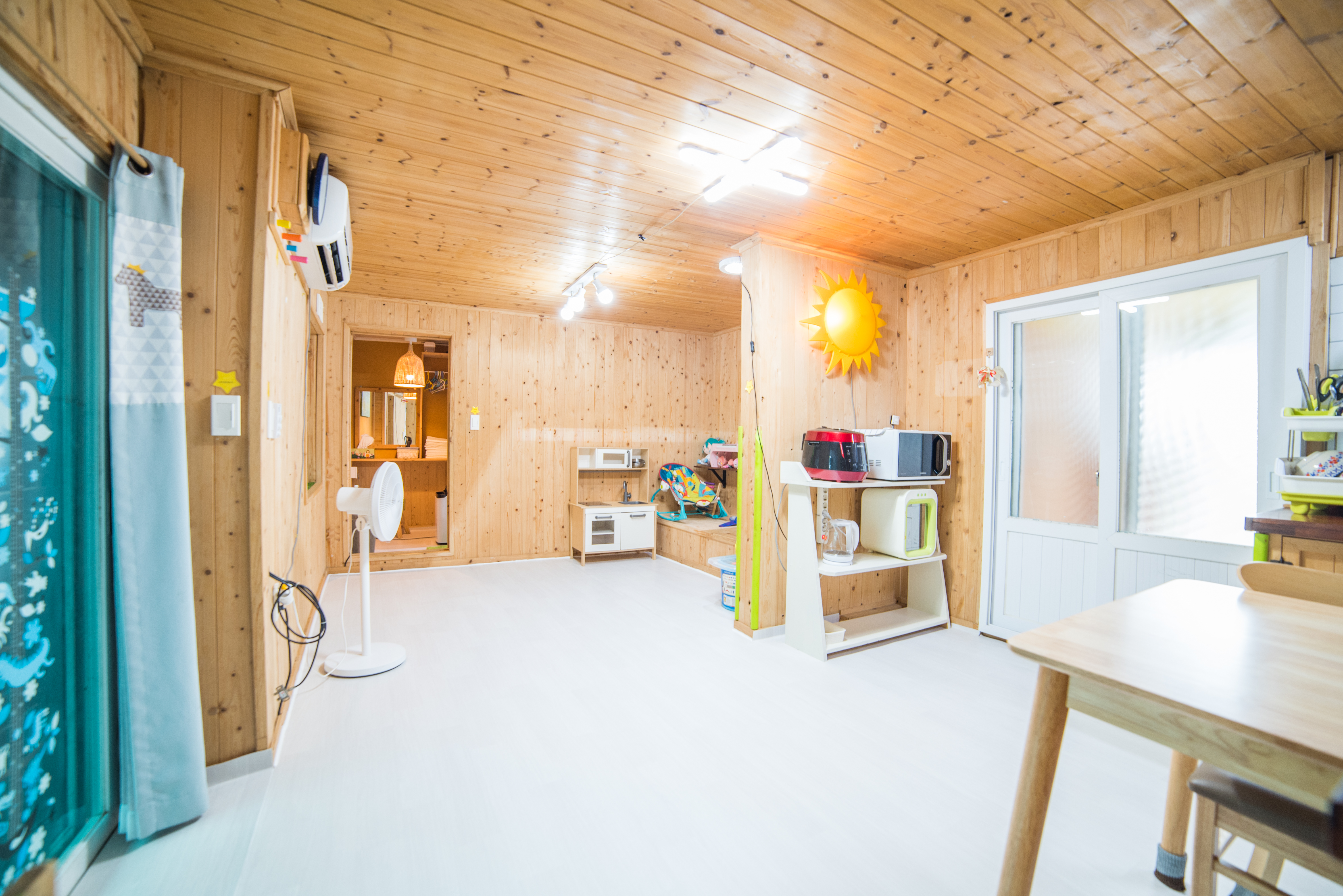 401 Hot Water Spa Facility, Jeju Kids Full - Monthly Living, Ocean View, School Playground, Olle Trail, Private House