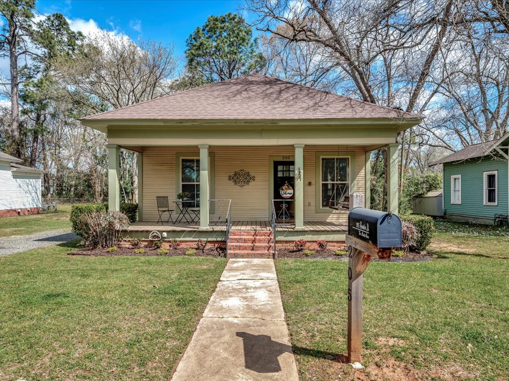 Martin Haus ~ Minutes from downtown & SFA!