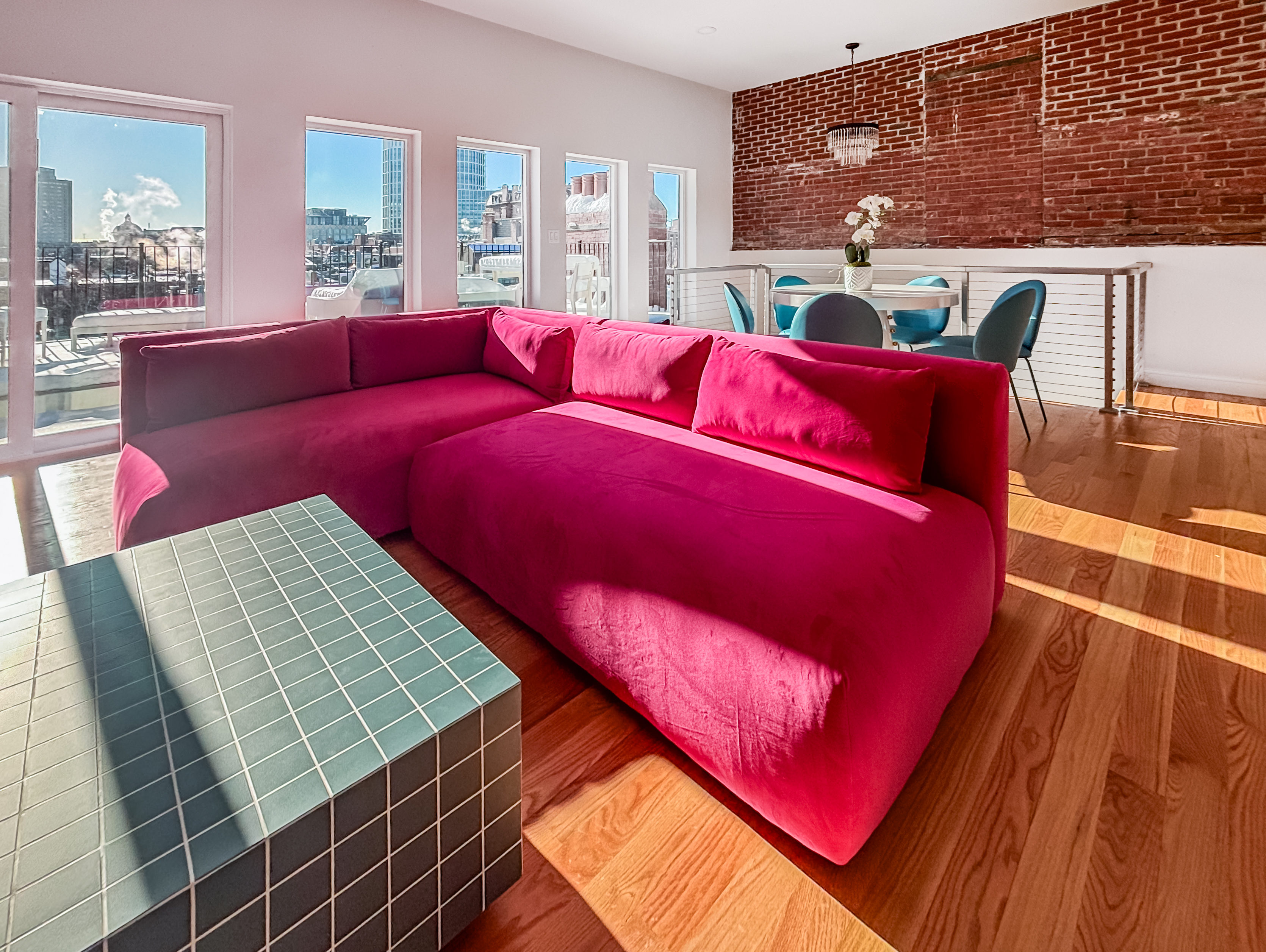Stunning Penthouse, Private Deck & River Views in Back Bay, Boston