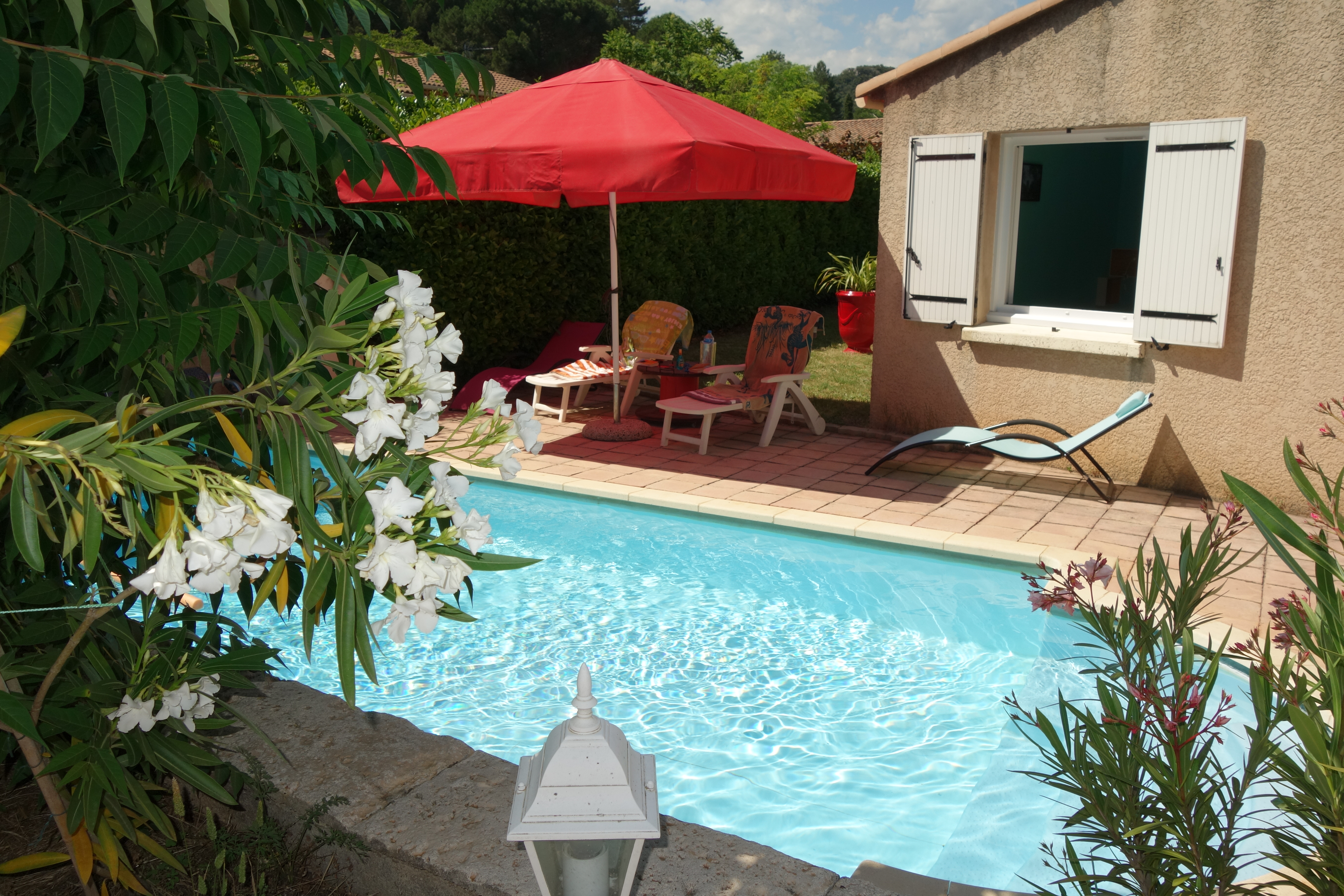 House on the heights of Anduze with  pool!