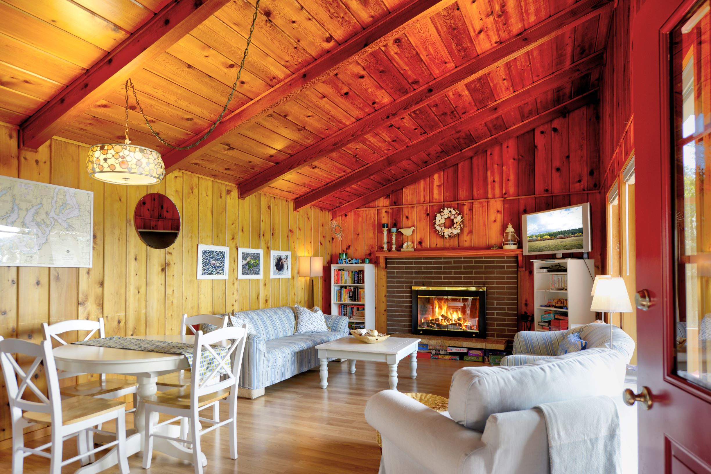 Spring into The Captains Retreat Bungalows for Rent in Shelton