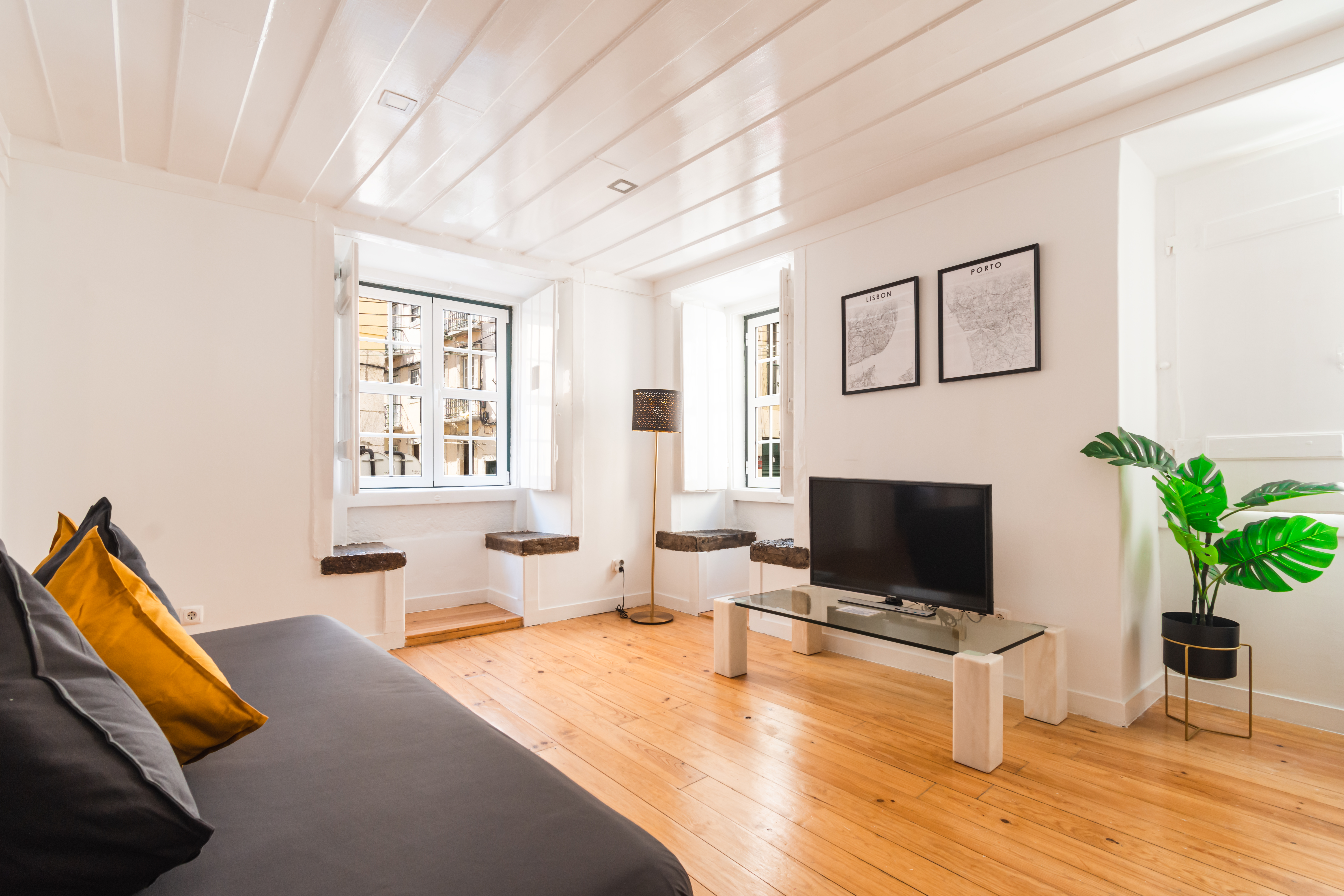Iconic Tram Views & Old Lisbon Charm | 1BR in Bica