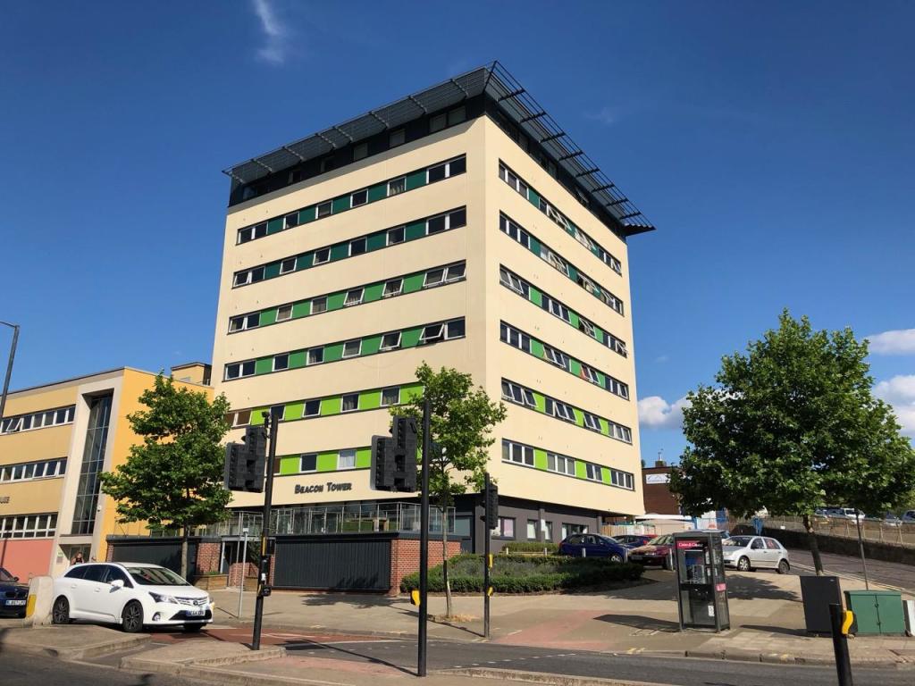 Bristol -Room in Luxury Flat - 24 hrs transport in Eastville, Bristol