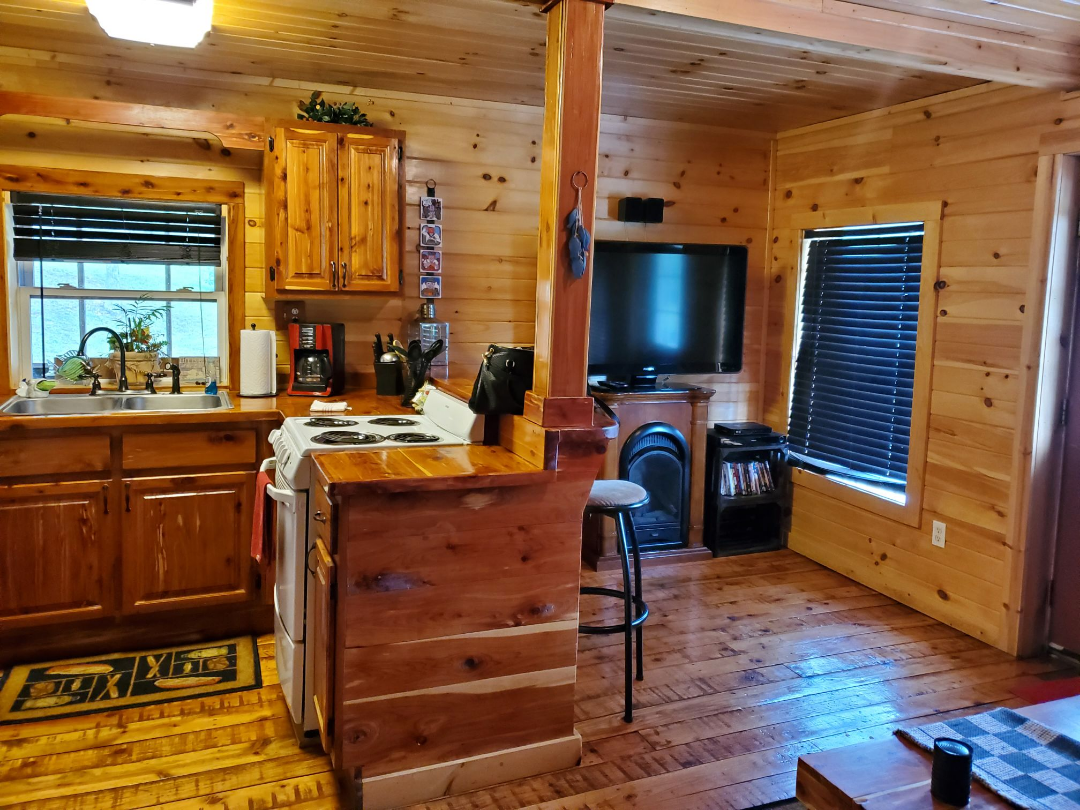Lake house cabin(7 nights/109 a night) Cabins for Rent in Rising