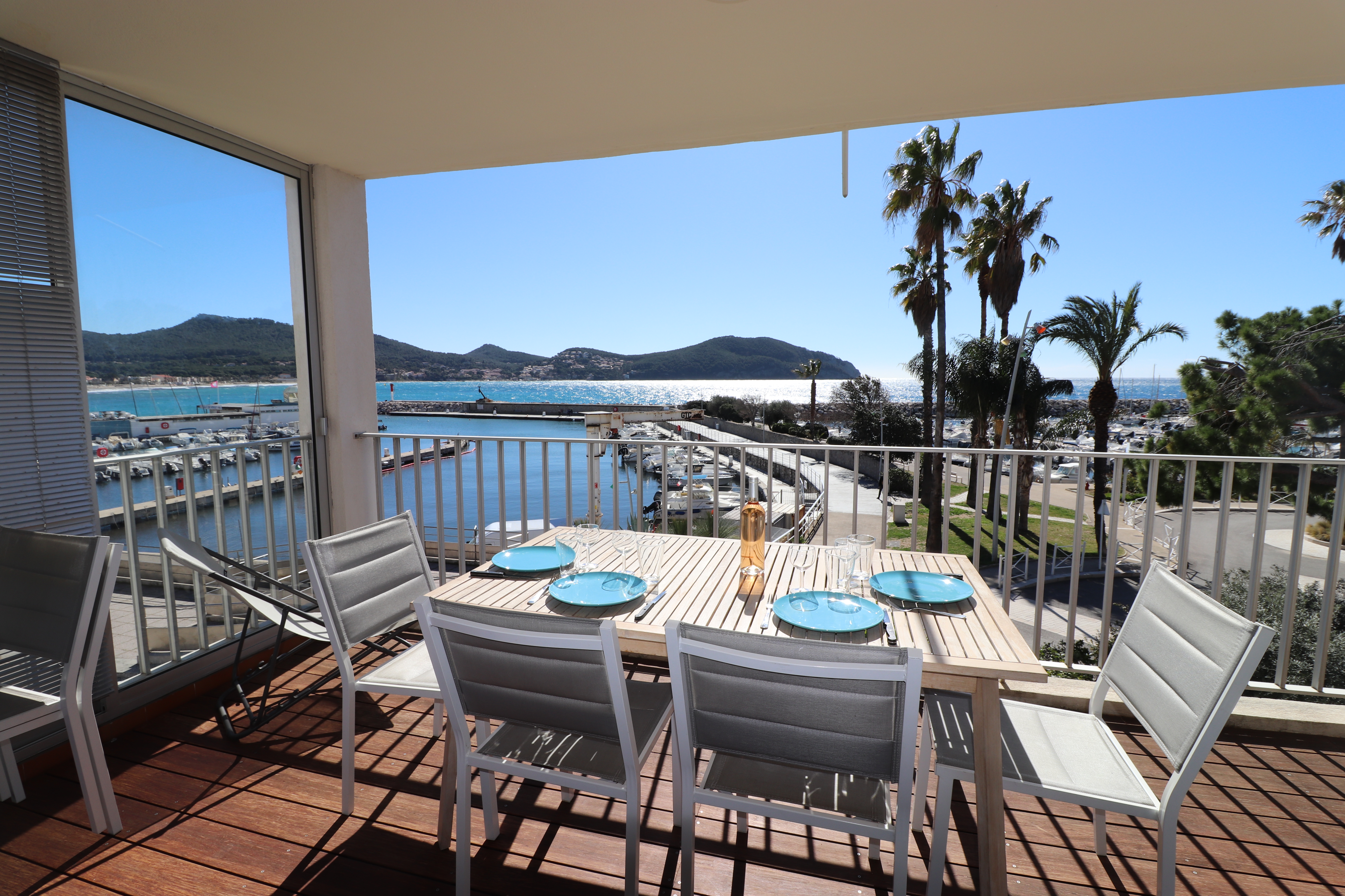 Beachfront Les Lecques Studio 27m² terrace 12m²