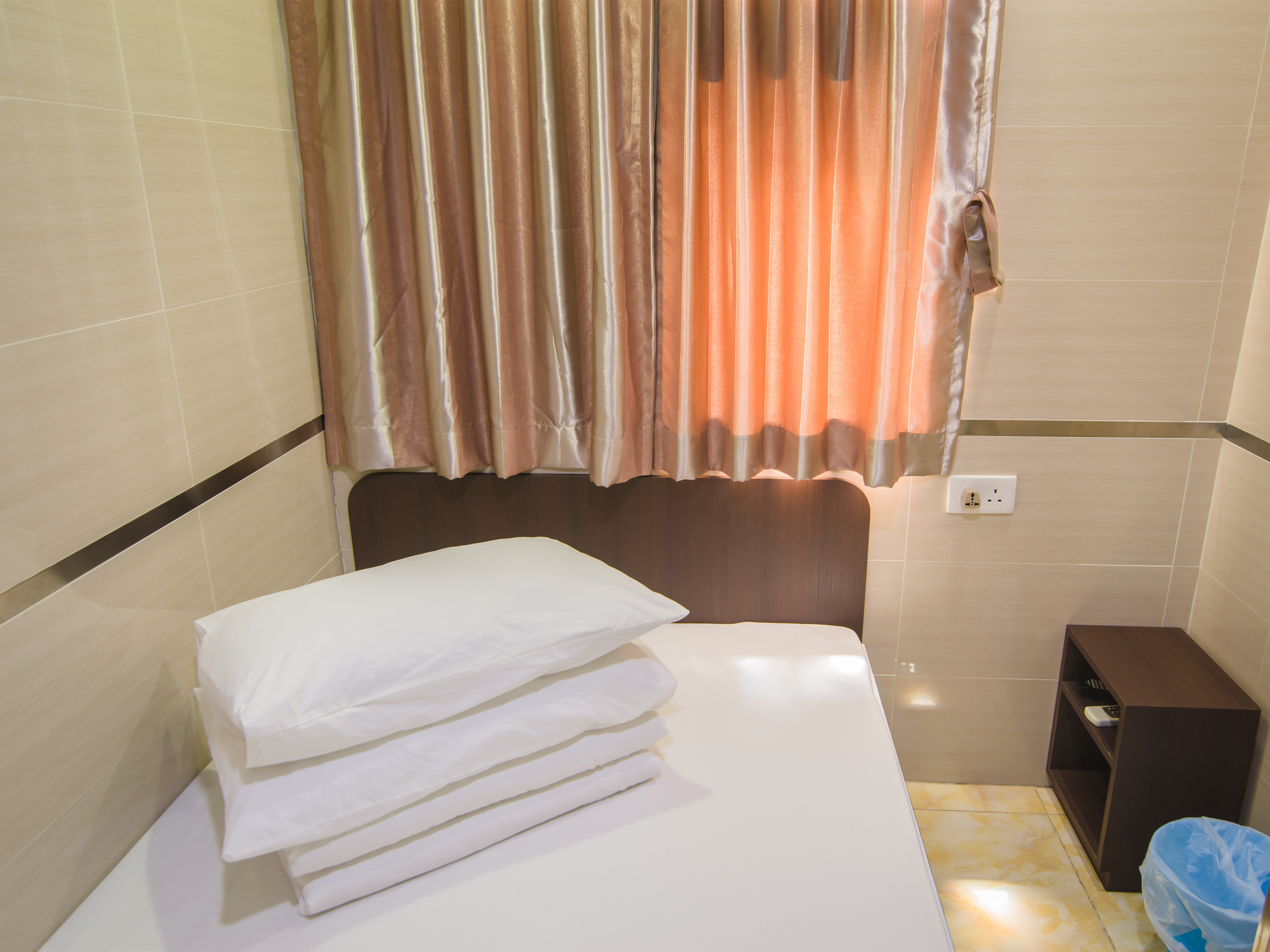 2 people sweet and comfortable big bed room