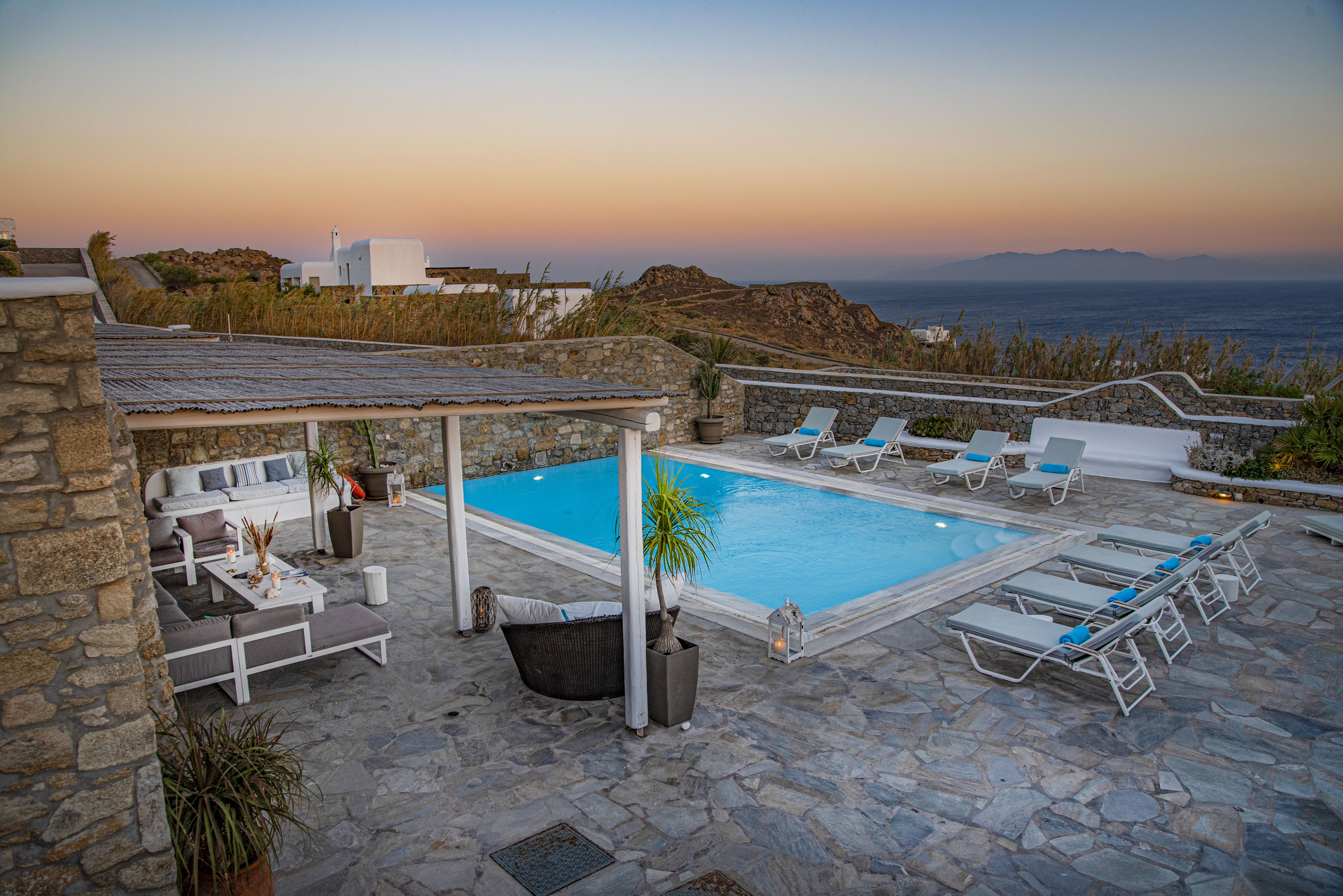 Mando 1 Pool Villa w Sea Views – Five Bedrooms