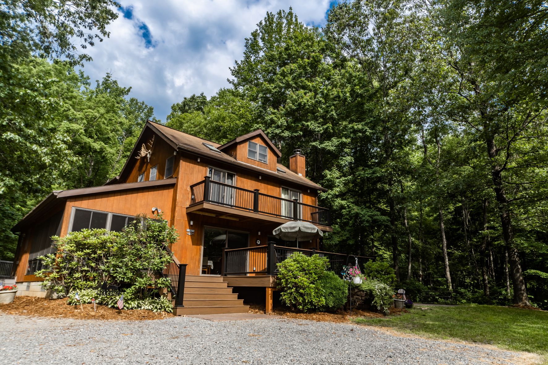 Kingfisher's Perch Cottages for Rent in Kennerdell, Pennsylvania