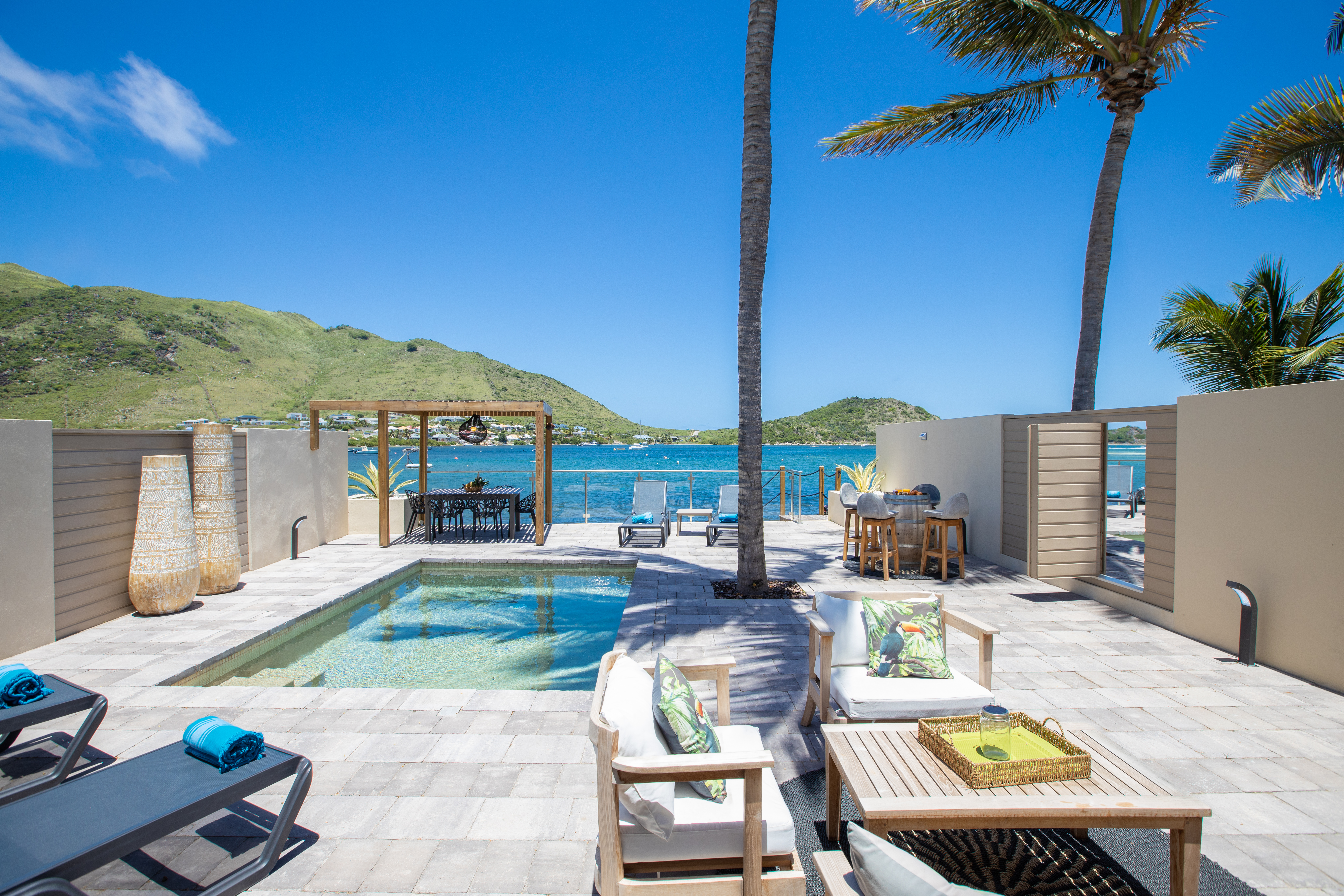 VILLA JADE3: 2 BEDROOMS & POOL FEET IN THE WATER