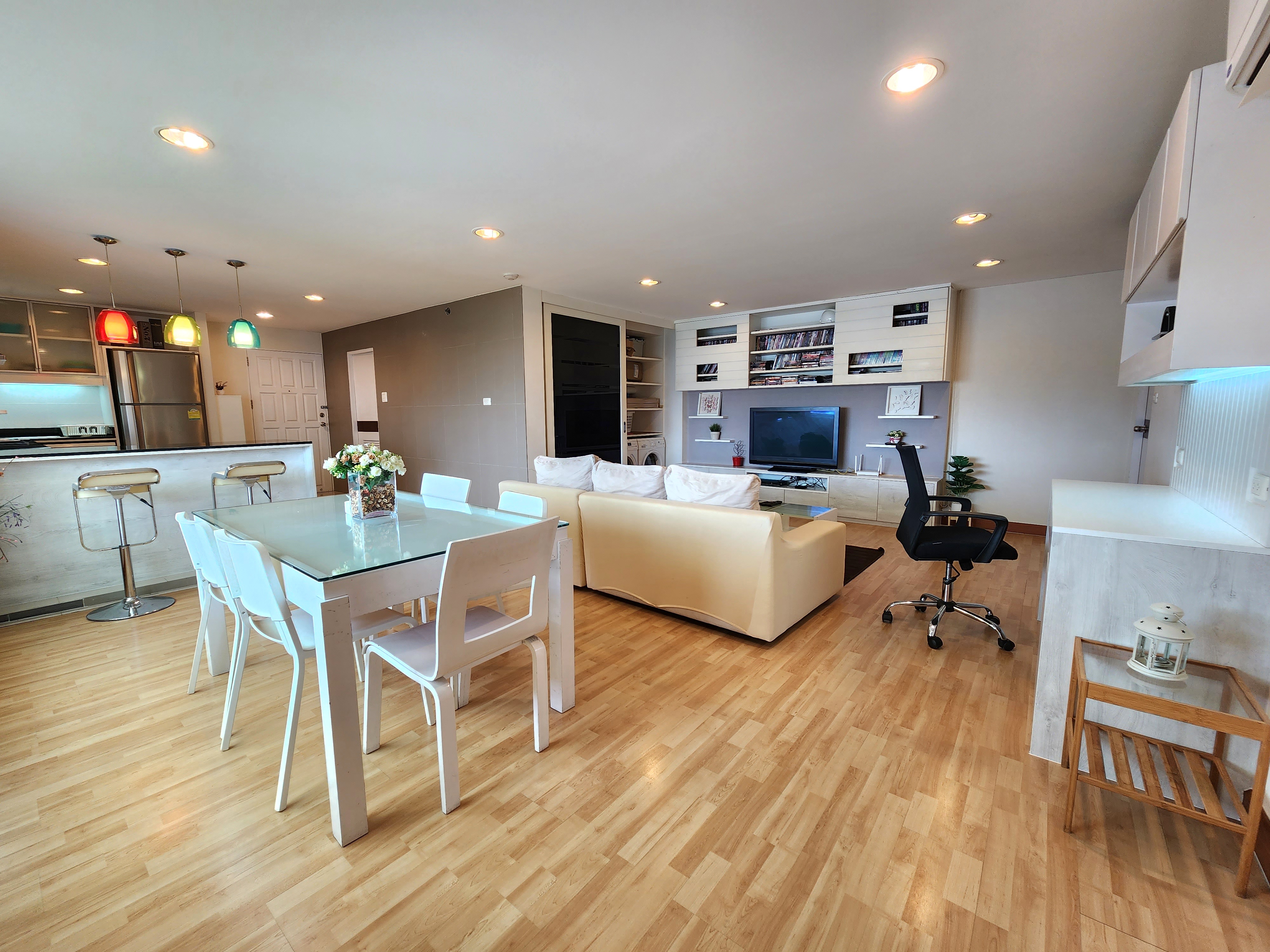 100sqm 2BR • Easy DMK Access • Near SRT Station