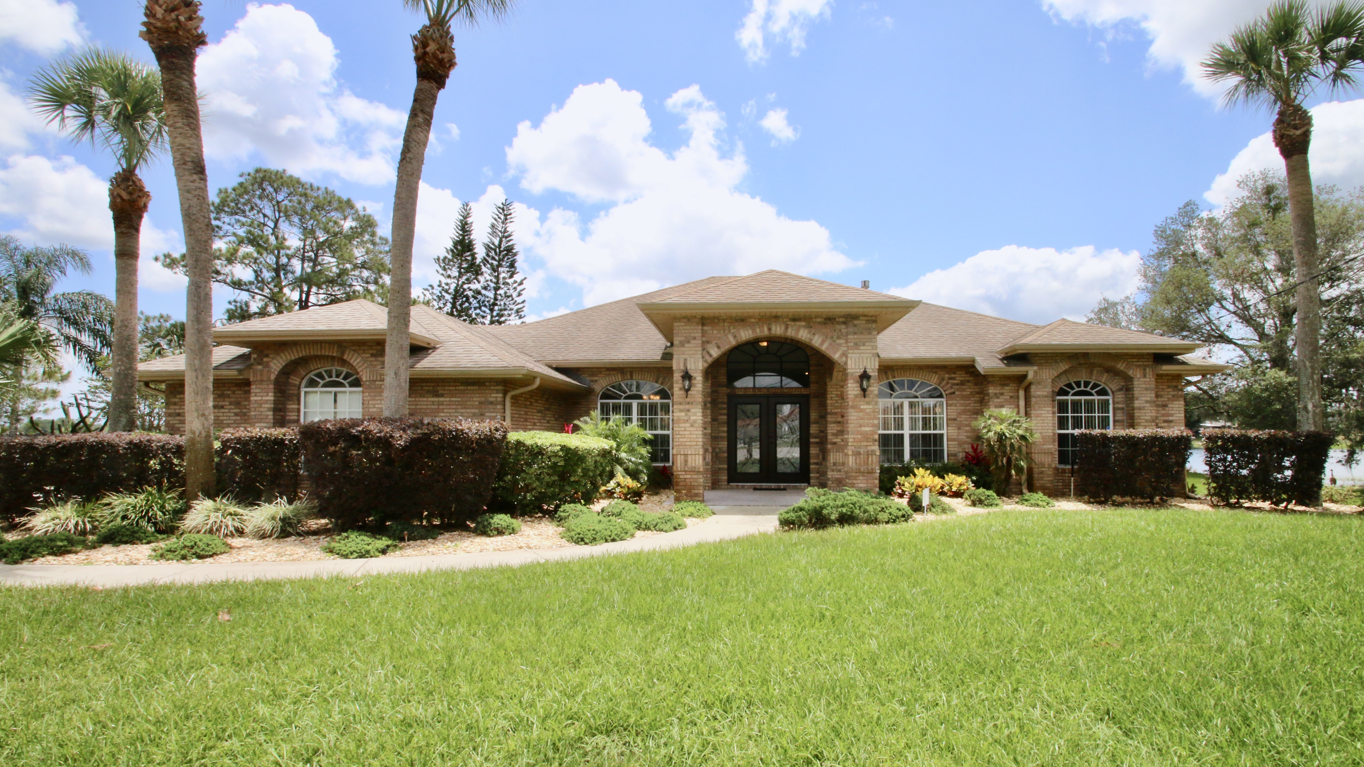 Deltona Private Oasis! Lake View!