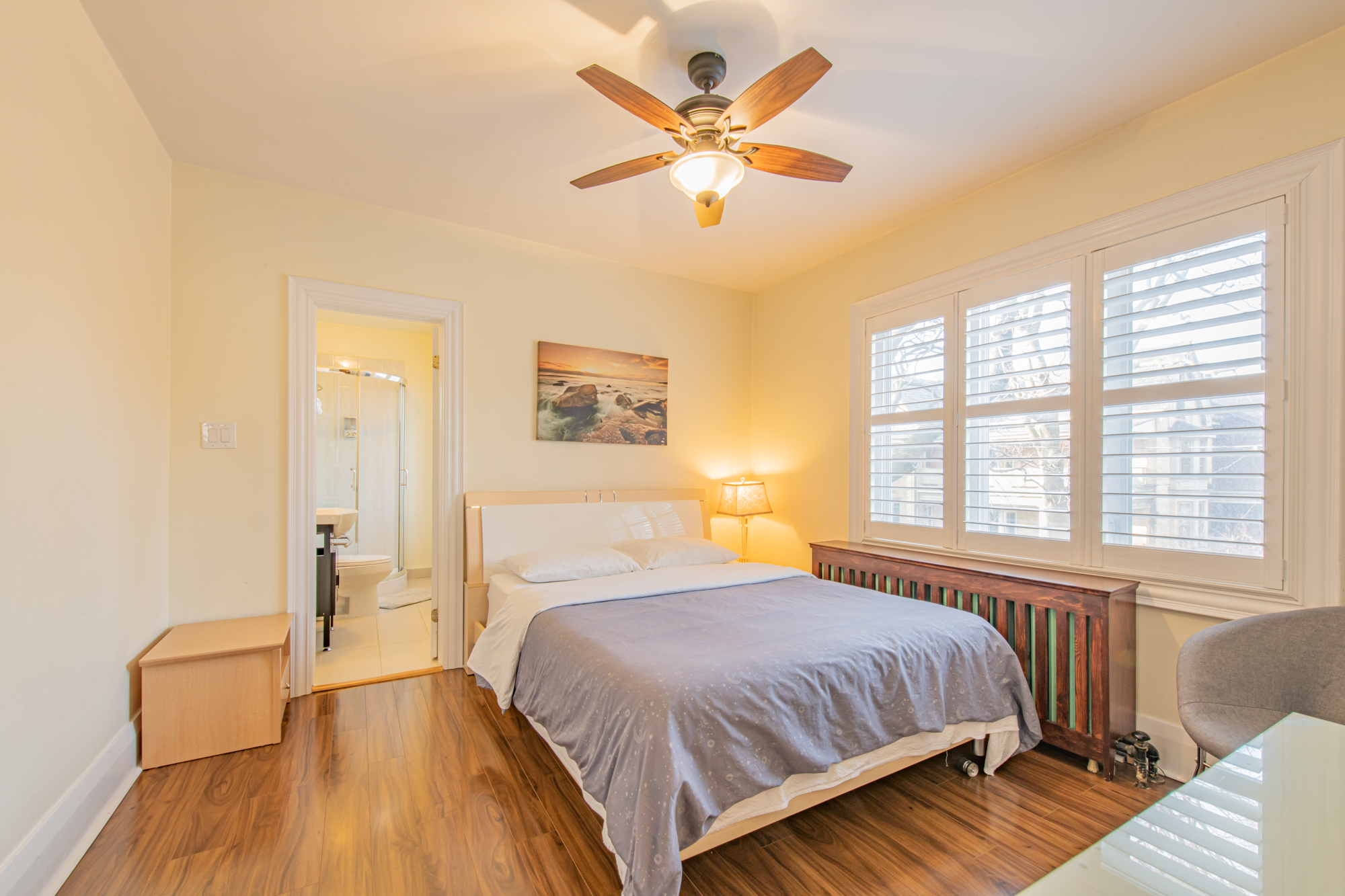 Charming Spacious EN SUITE in Downtown Toronto