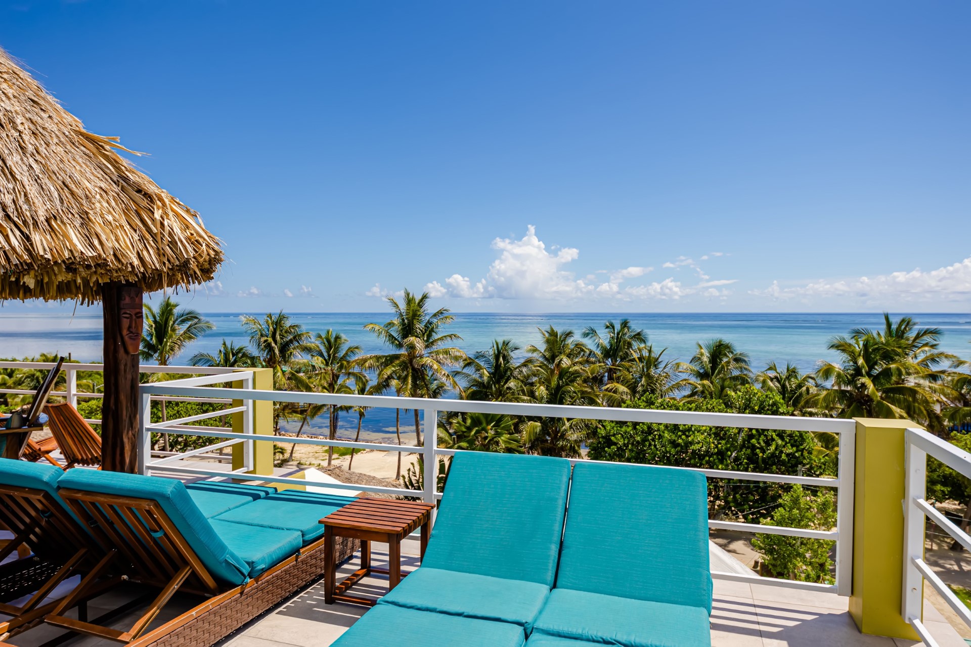 Casa del Rai, Perfect location with Rooftop Pool in Belize Islands, Belize