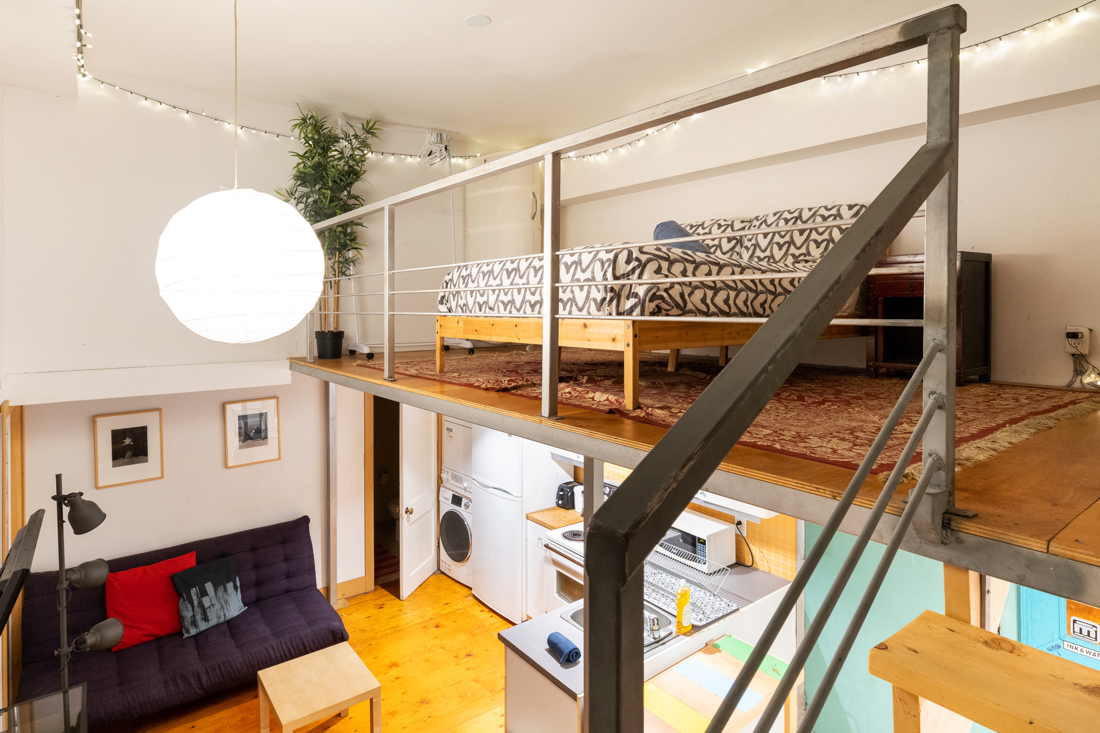 Toronto downtown mini loft! in Little Portugal, Toronto