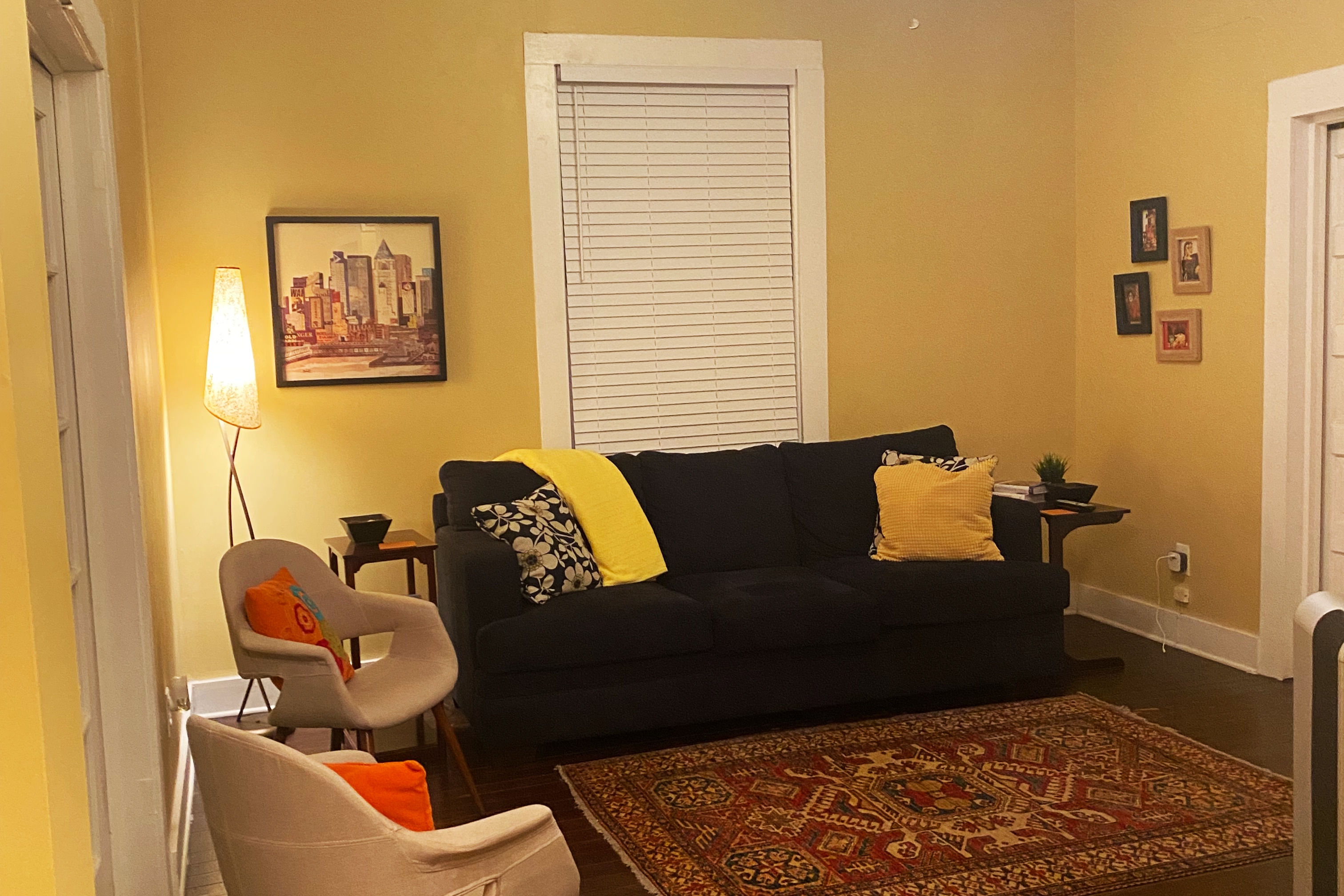 Room w/Private Bath- Historic Area -Near Magnolia in Fort Worth