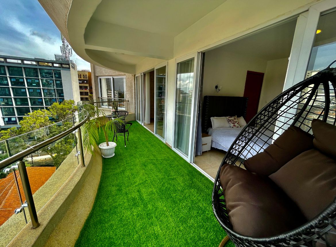 Cozy with amazing city skyline and infinity pool in Kilimani, Nairobi