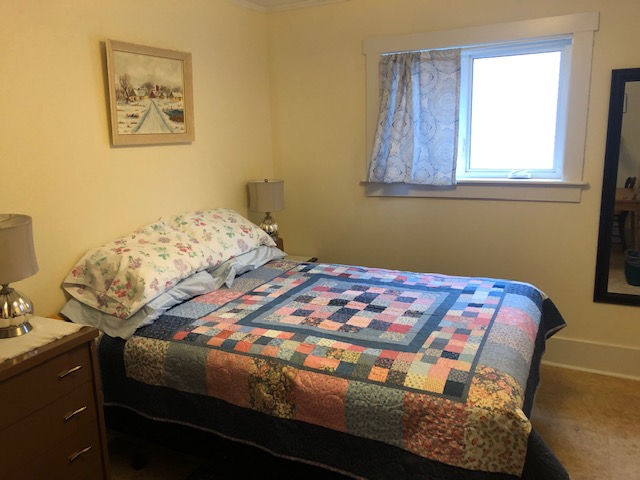 Private room in quiet neighborhood, near downtown in Fredericton, New Brunswick