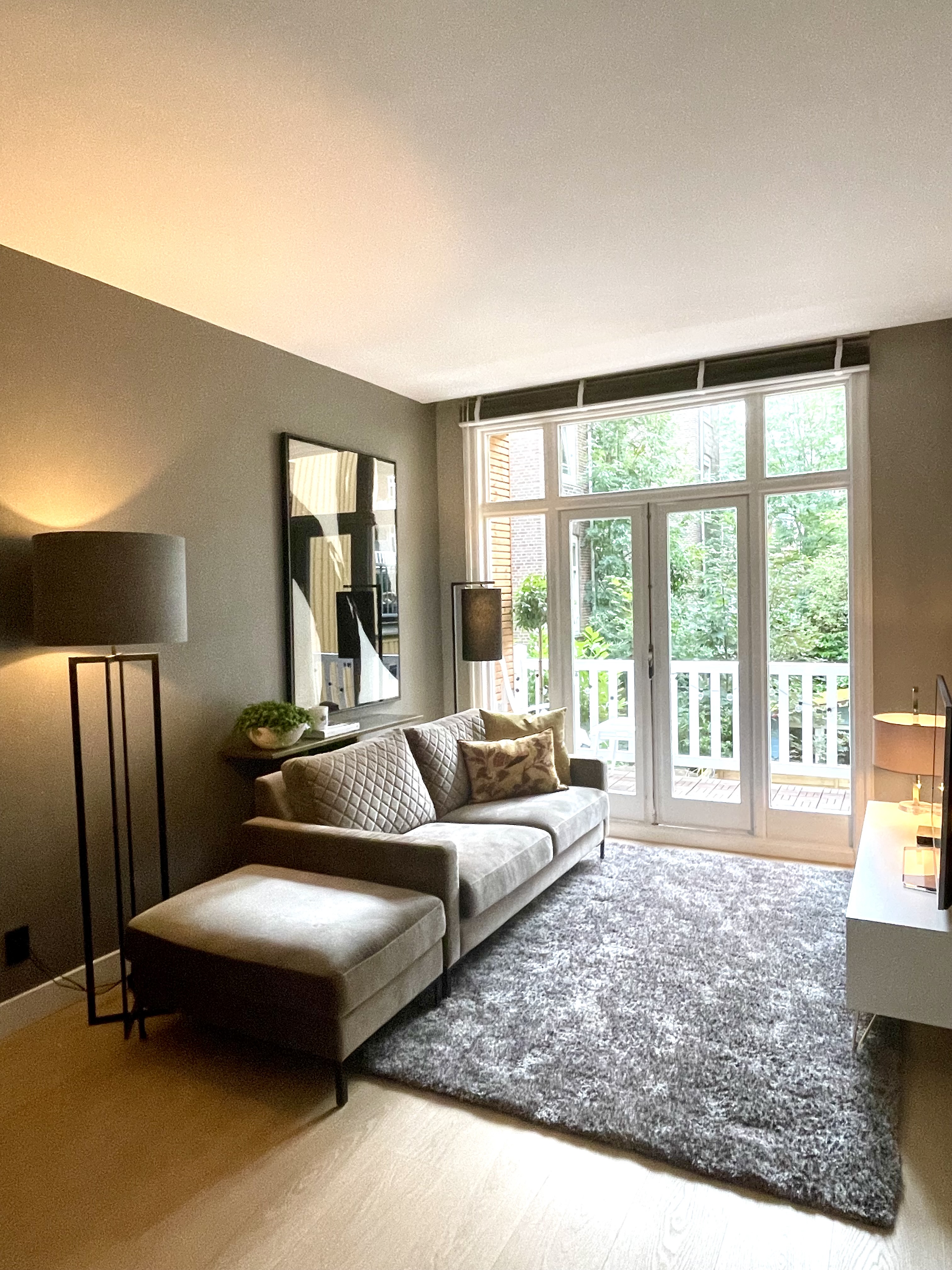 Recently renovated modern apartment with balcony — Amsterdam stay