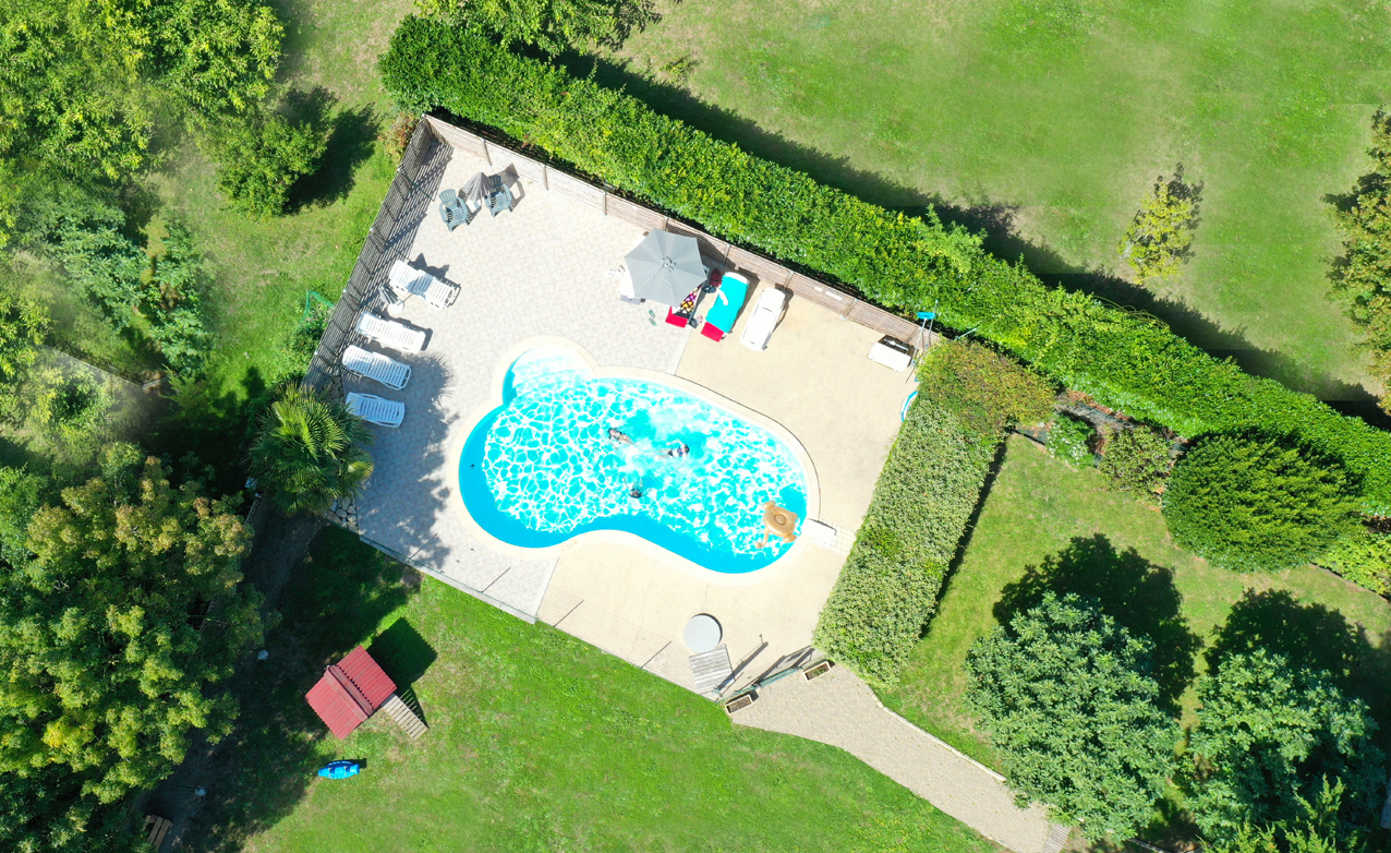 Cottage les Roseaux heated pool near beach