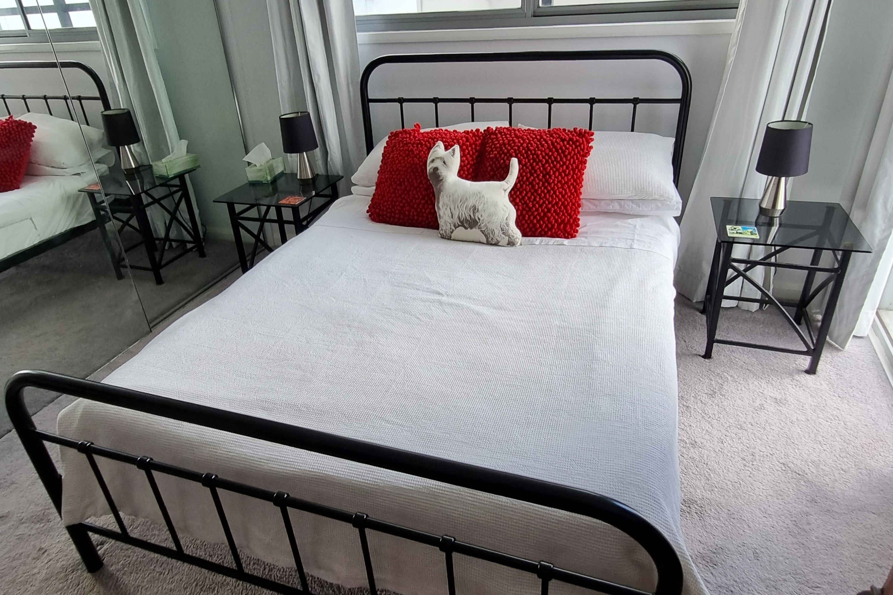 Best bedding, private bathroom with Bath Shower in Cannon Hill, Brisbane