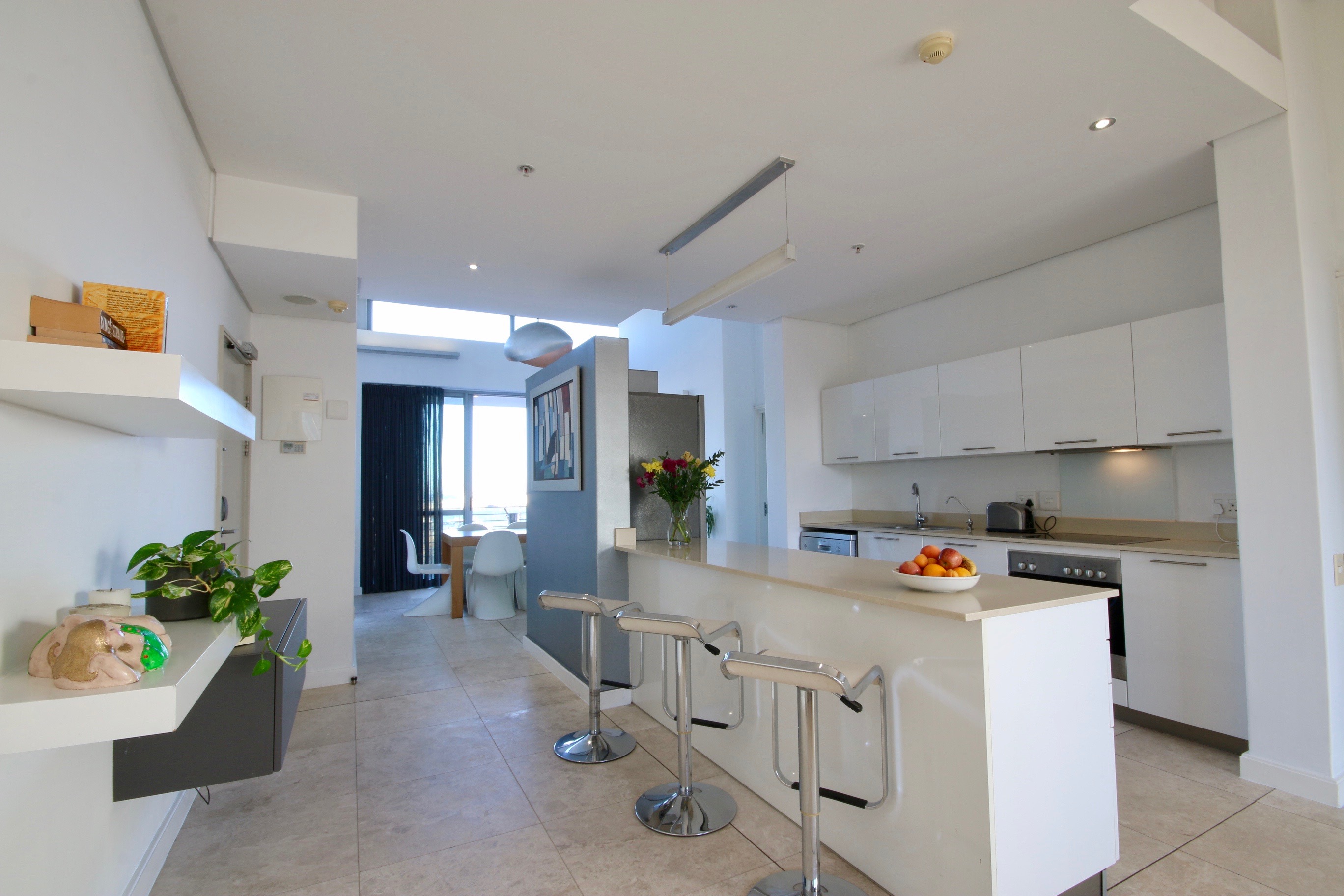 2 bedroom apartment Harbour bridge near CTICC, V&A