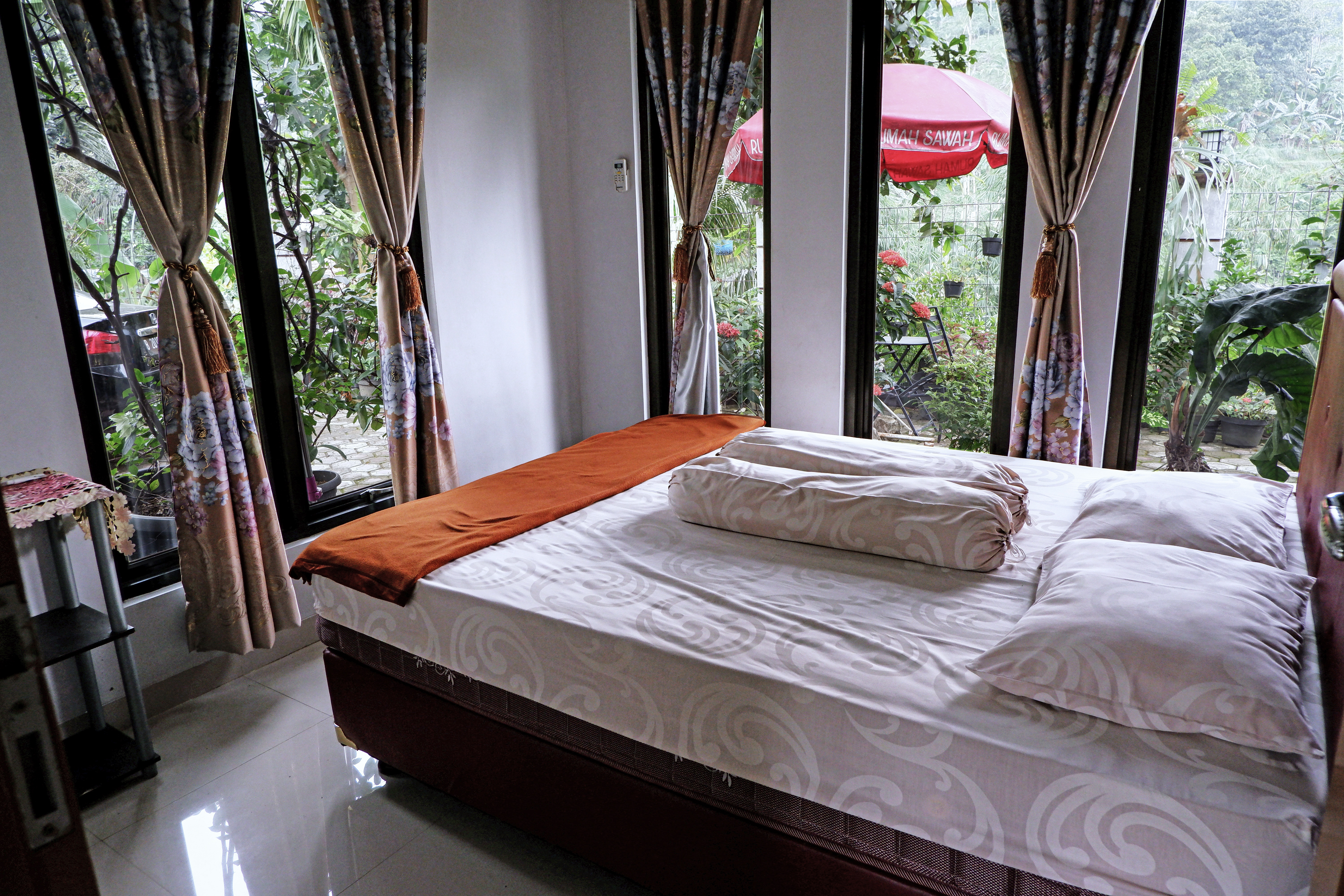 View Villa Rumah Sawah Sentul PNG