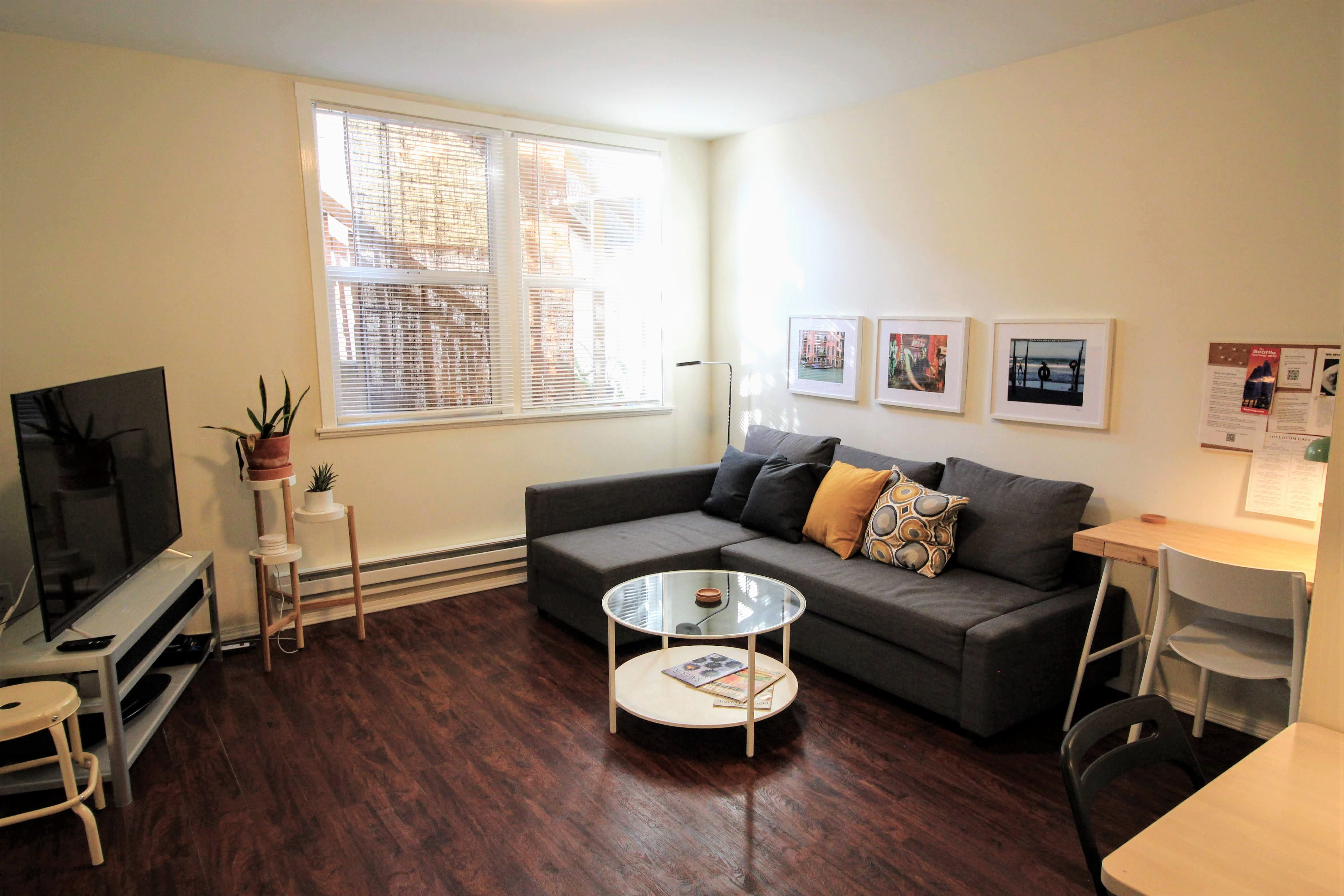 Centrally located 1-BR apt, near attractions