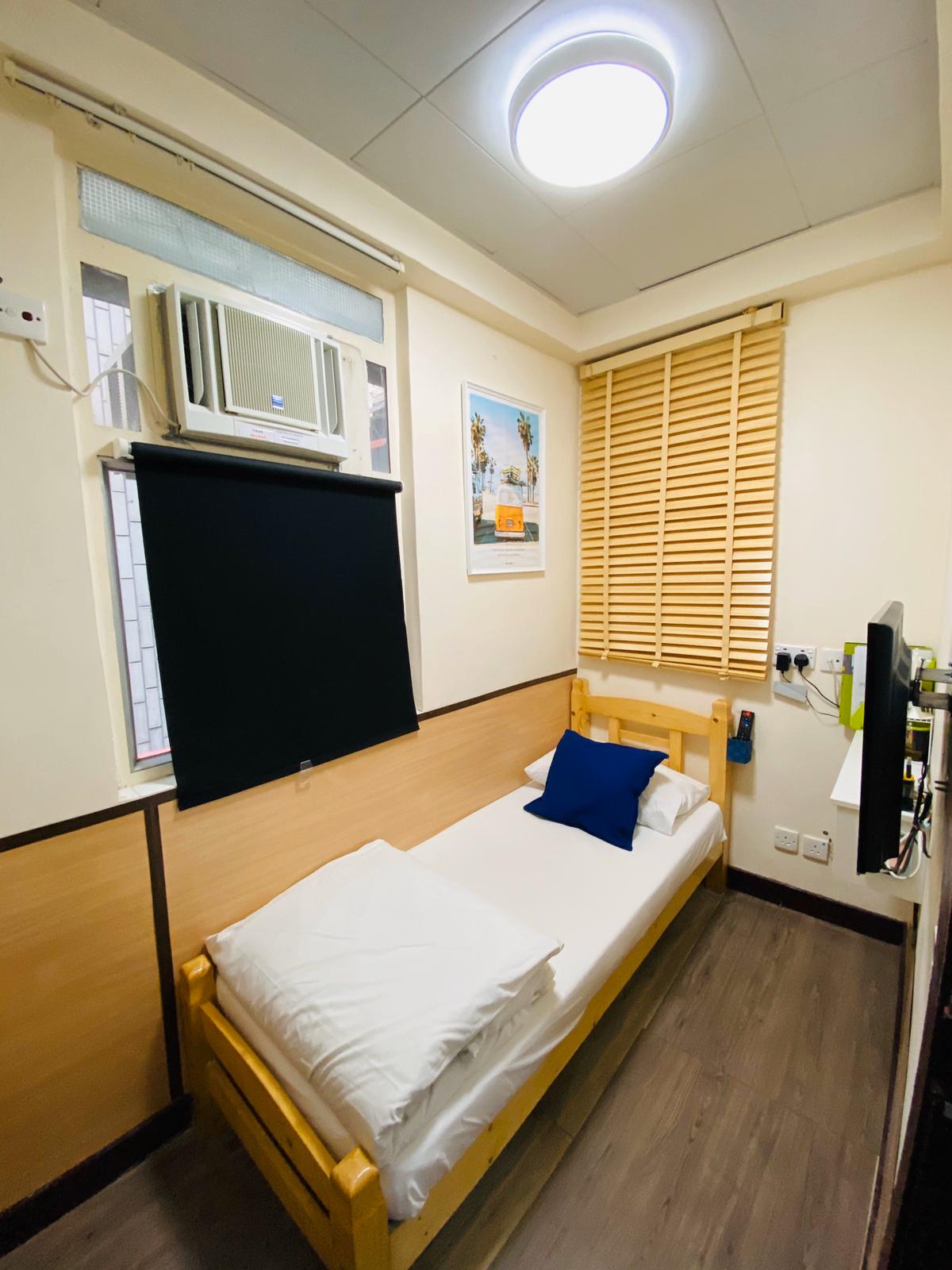 [Single Room][Share Bathroom][Next to Jordan MTR]