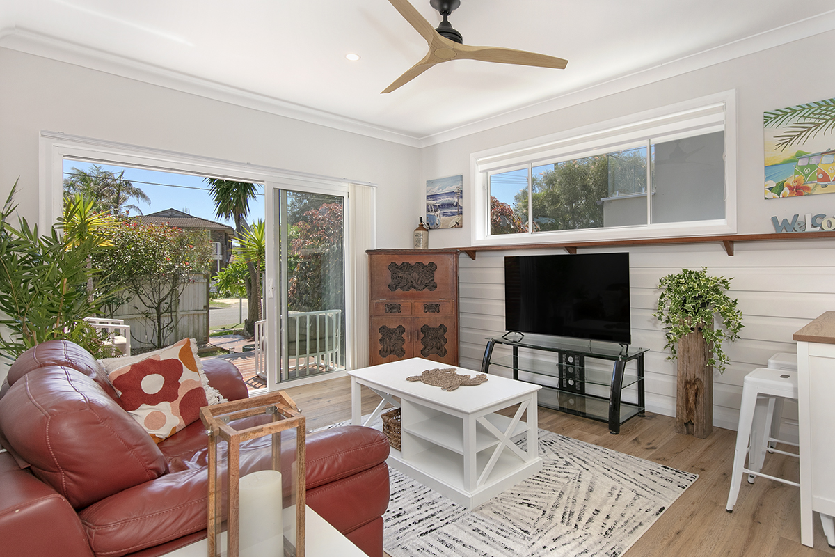 Great getaway, just 50m to beach! in Warringah, Sydney