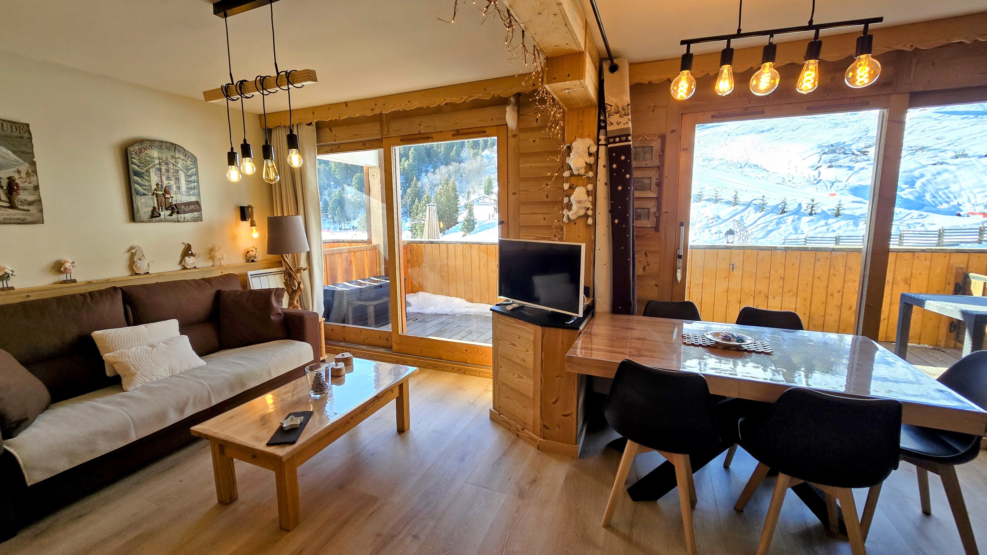 Apartment at the foot of the slopes in Méribel Mottaret