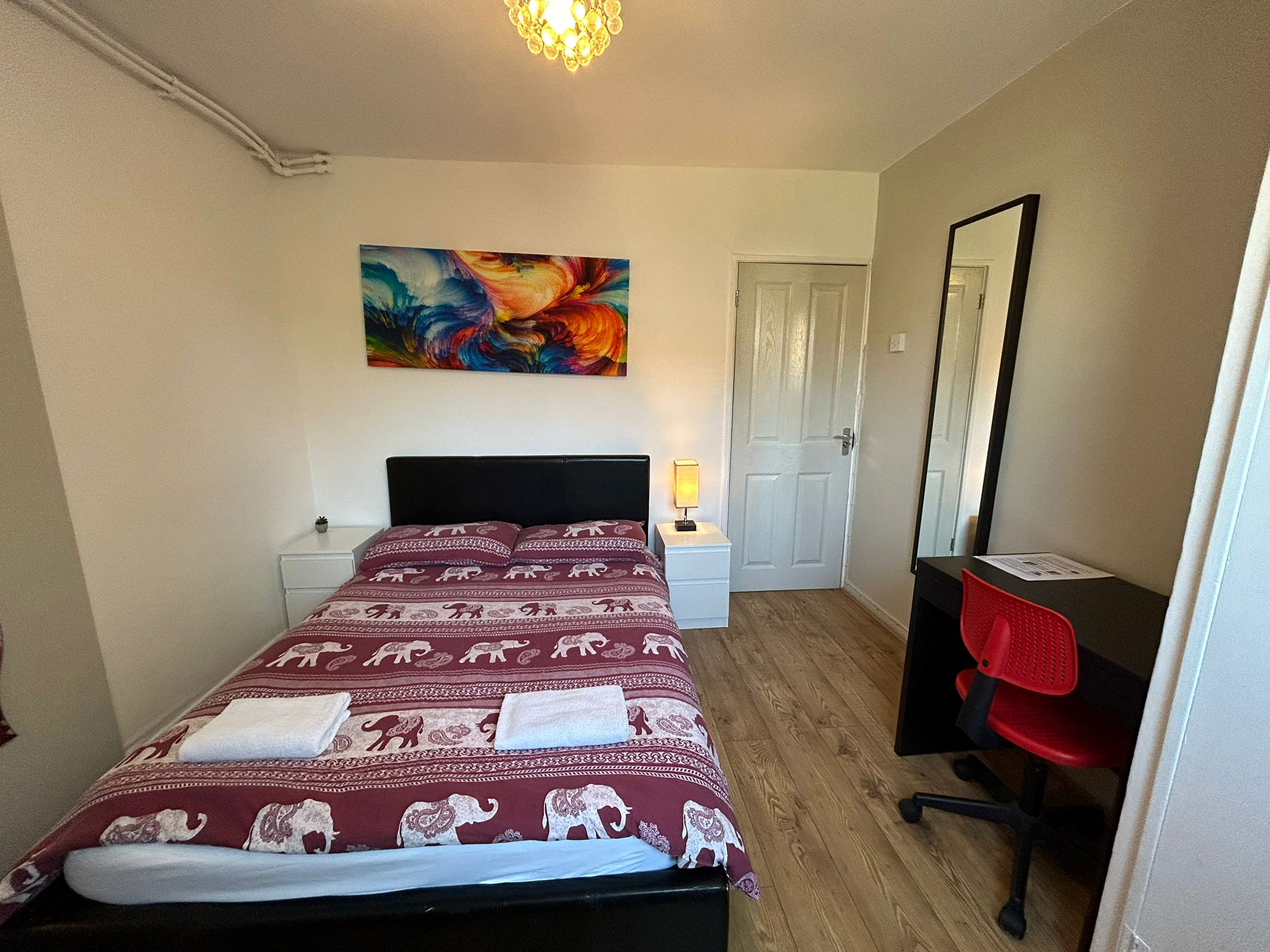 Beautiful double bedroom close to Tower Bridge