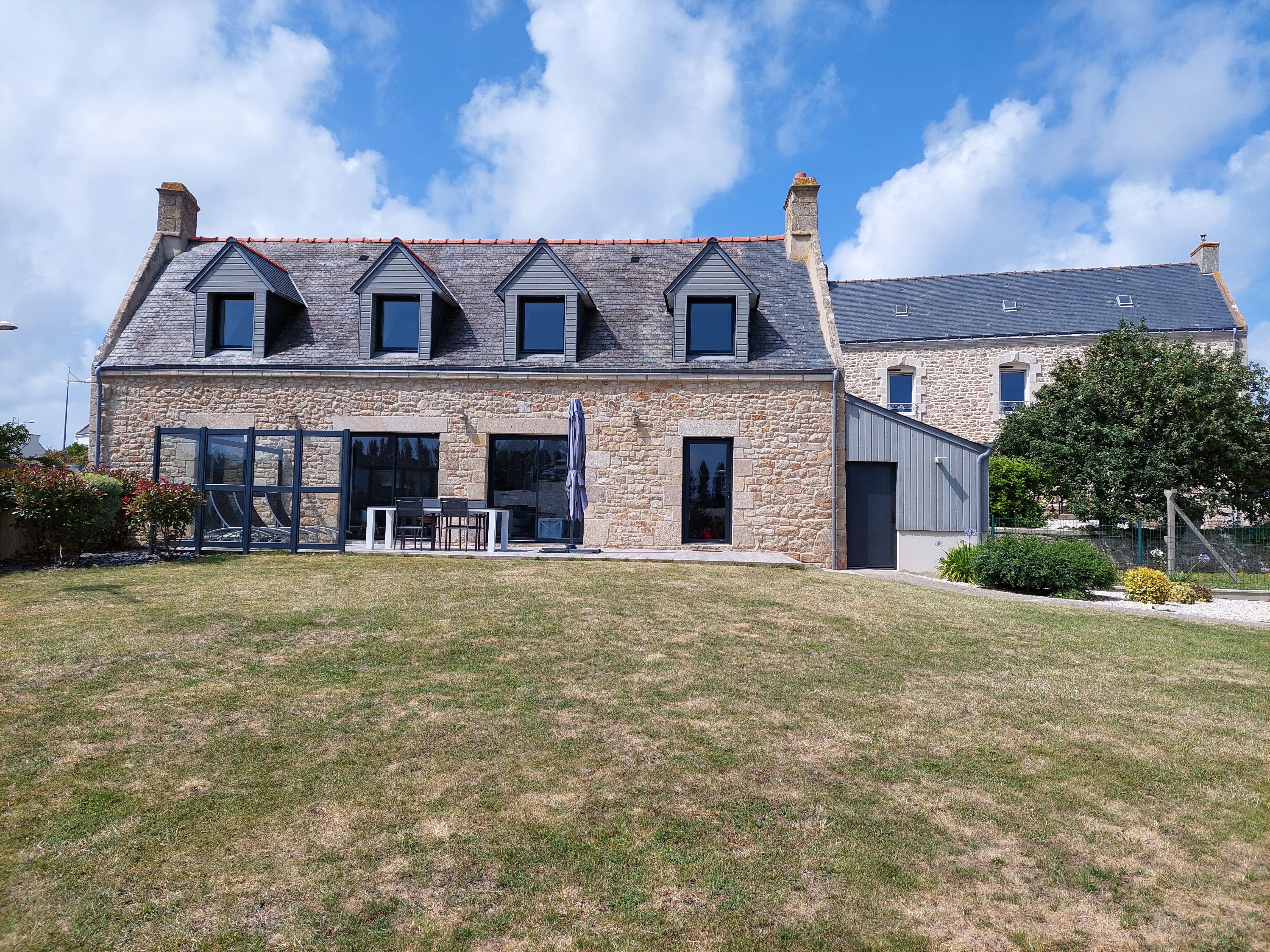Beautiful renovated 19th century house 300 m from the beach