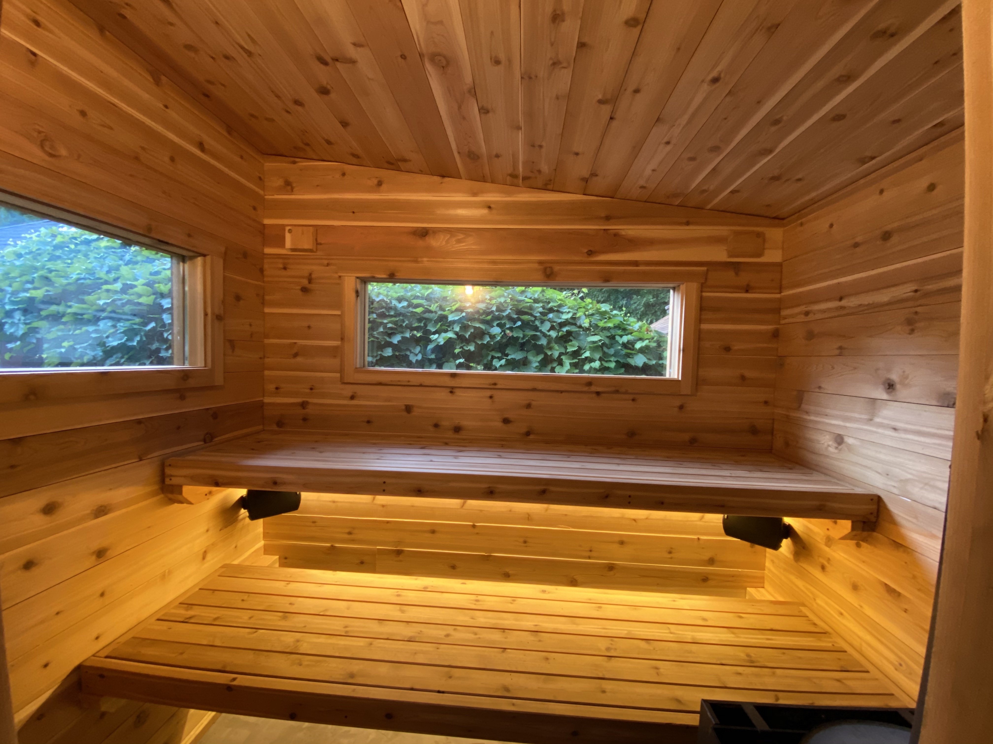 Artsy, Unique Storefront with Sauna, Private Yard Houses for Rent in