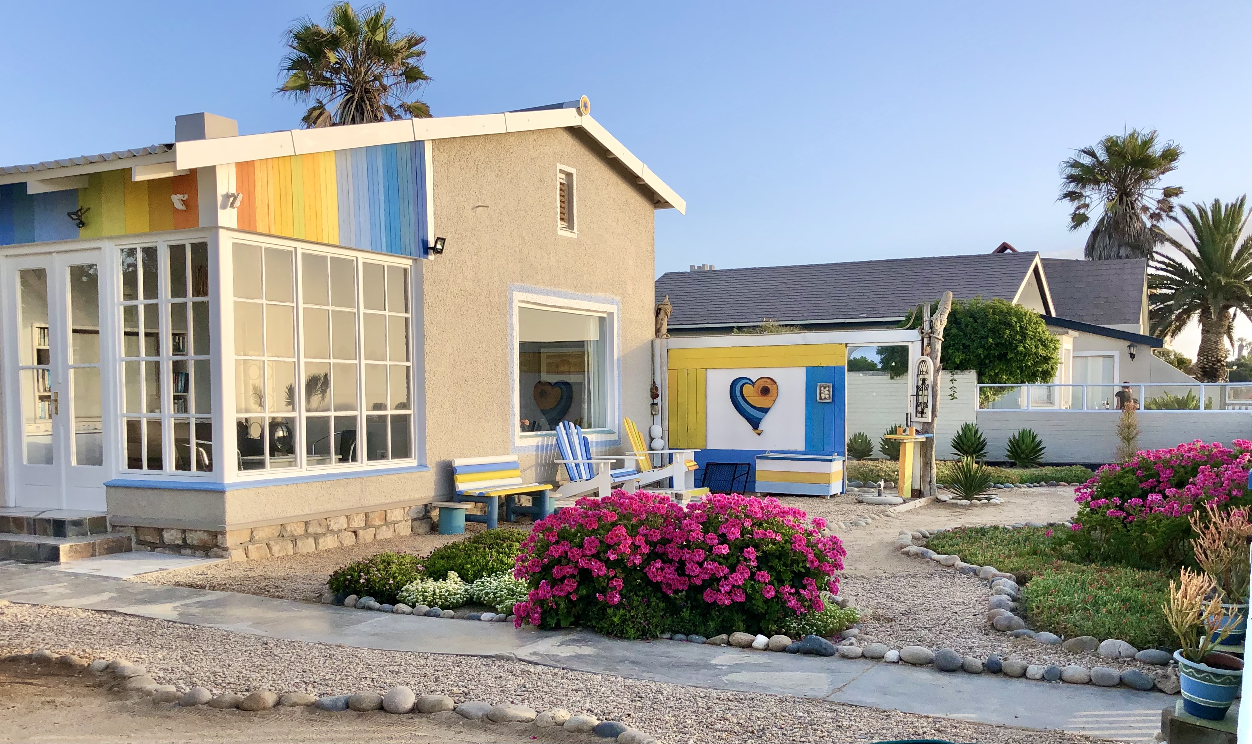 Quaint seaside self-catering cottage (LITTLE GEM)