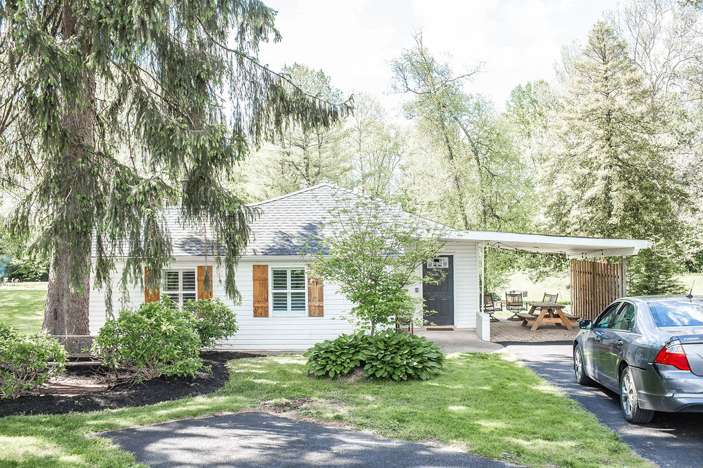 The Sycamore Bungalow located in Amish Country Bungalows for Rent in