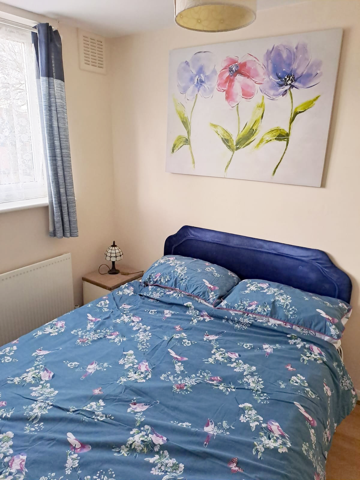 Cozy room with double bed 20 mins to City