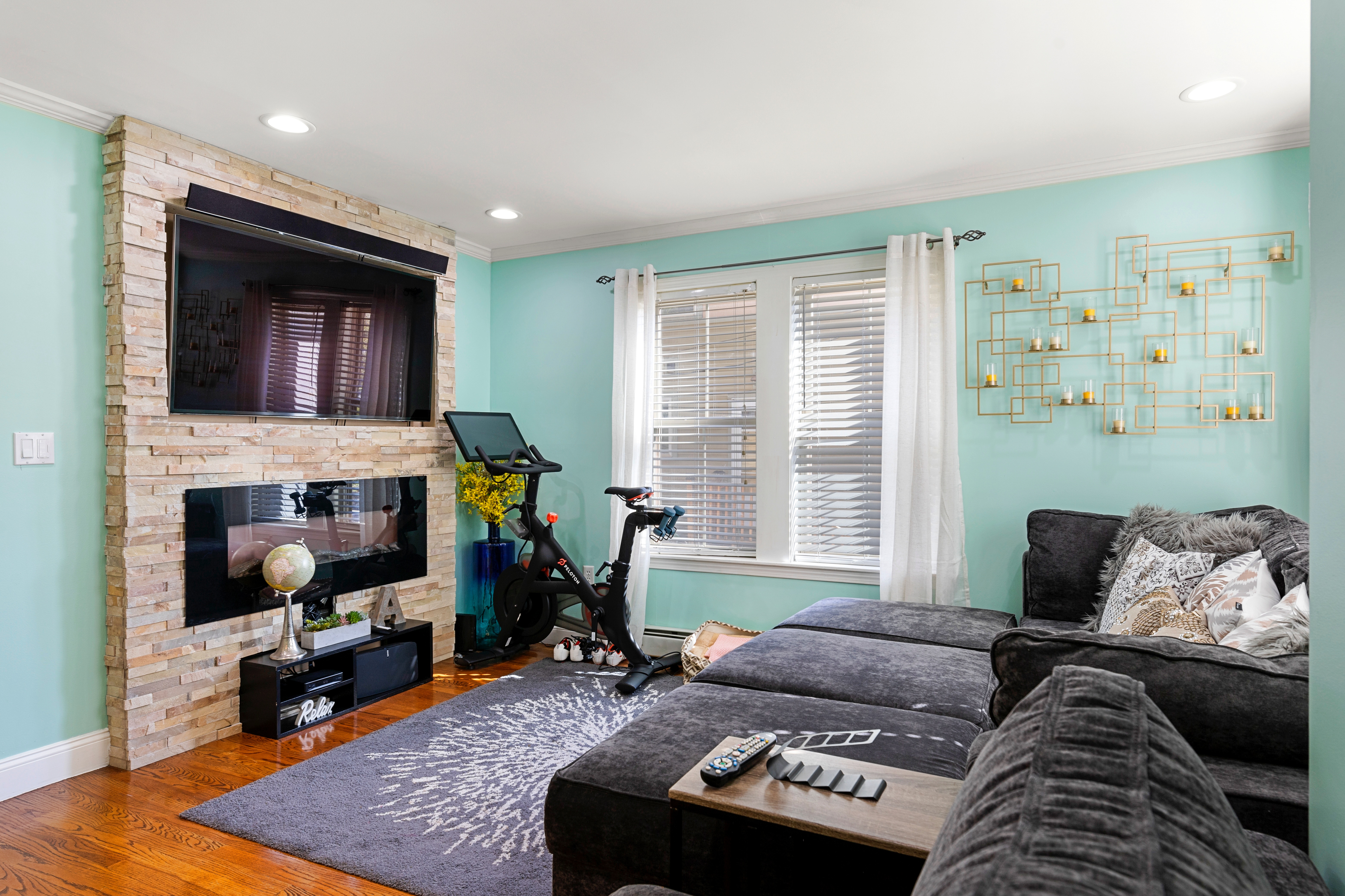 Spacious 2BR w/ Free Parking • Steps to Train
