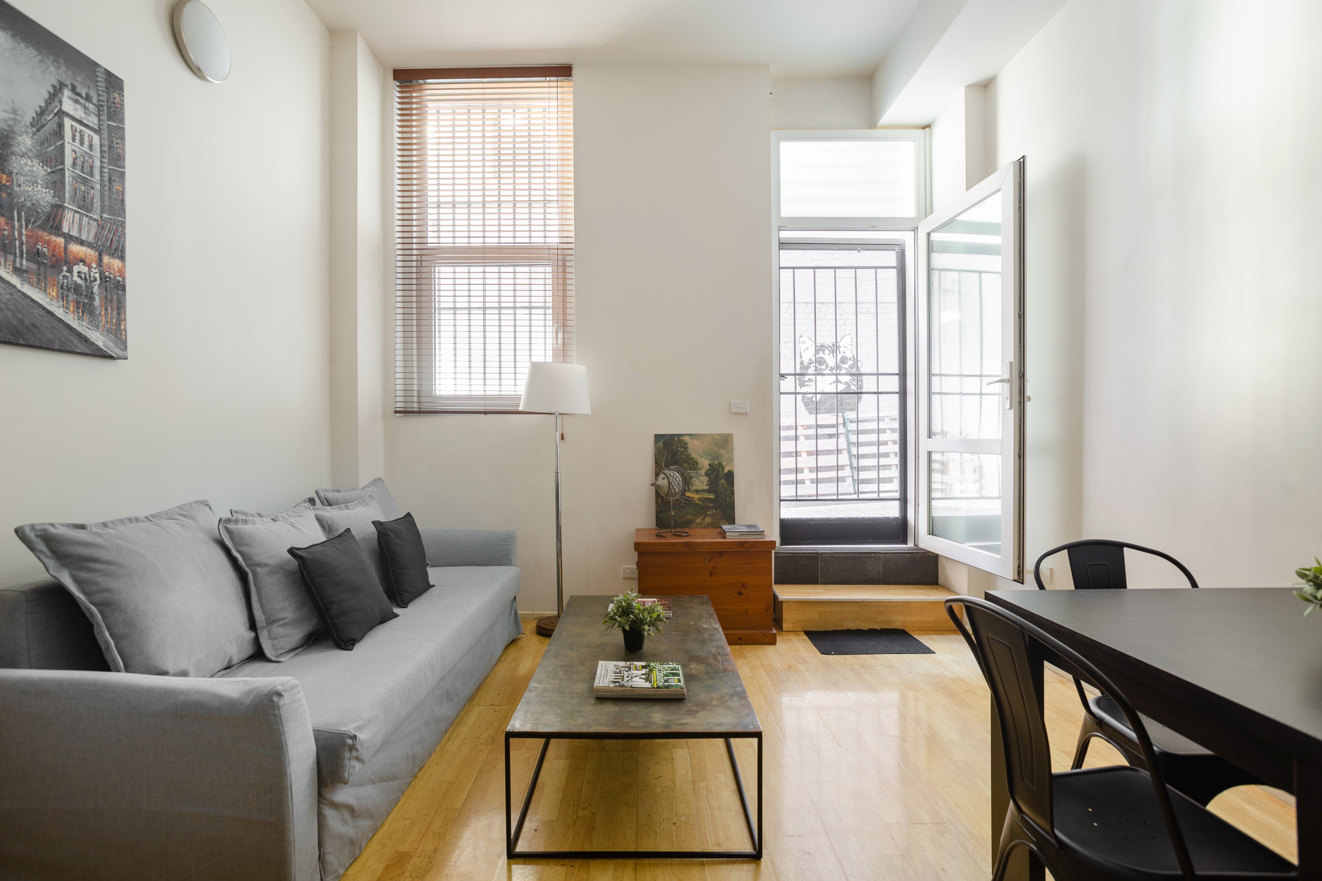 Chic Laneway loft in unbeatable CBD location!