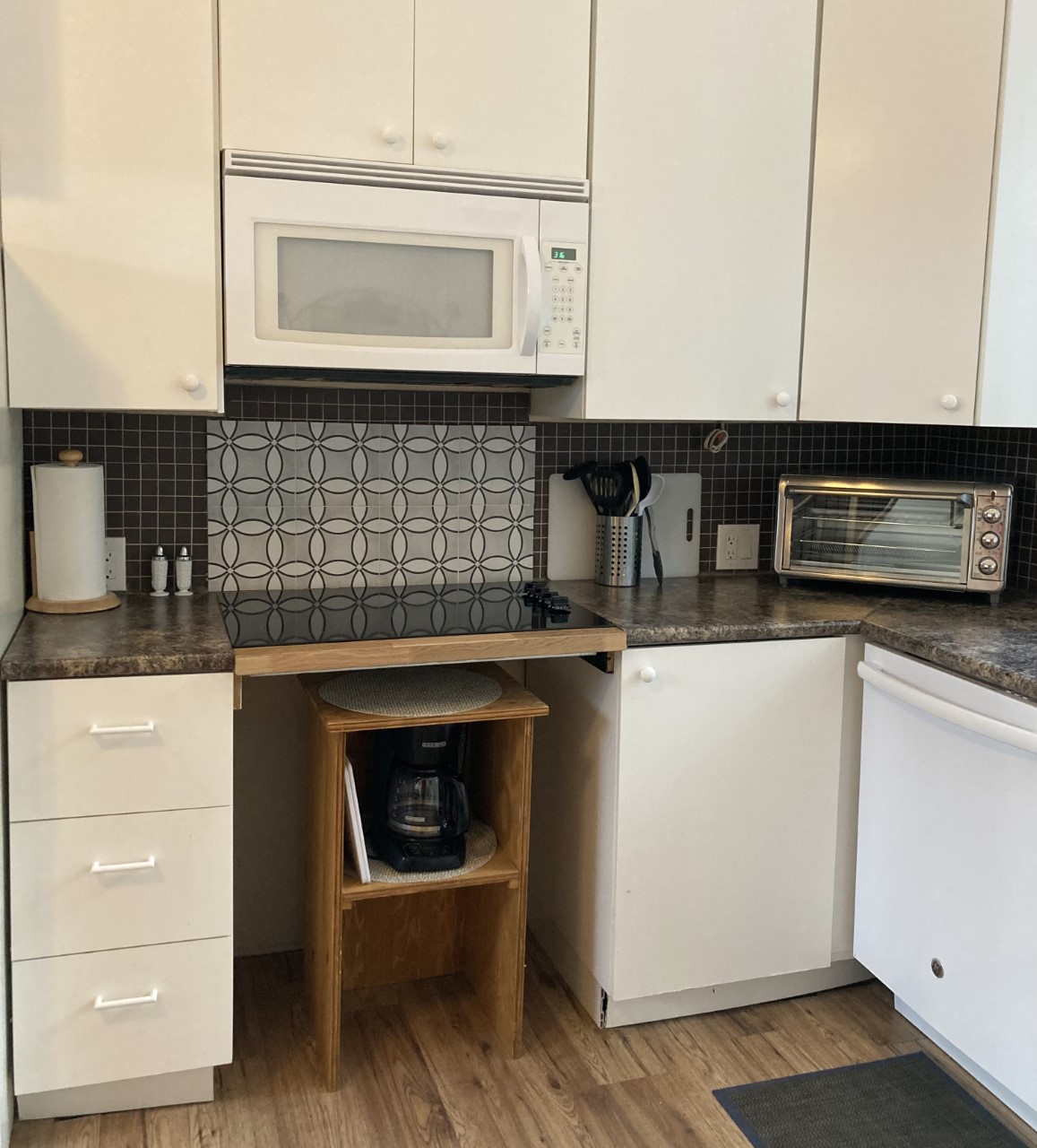 Banff 2 bedroom house with private hot tub Houses for Rent in Banff