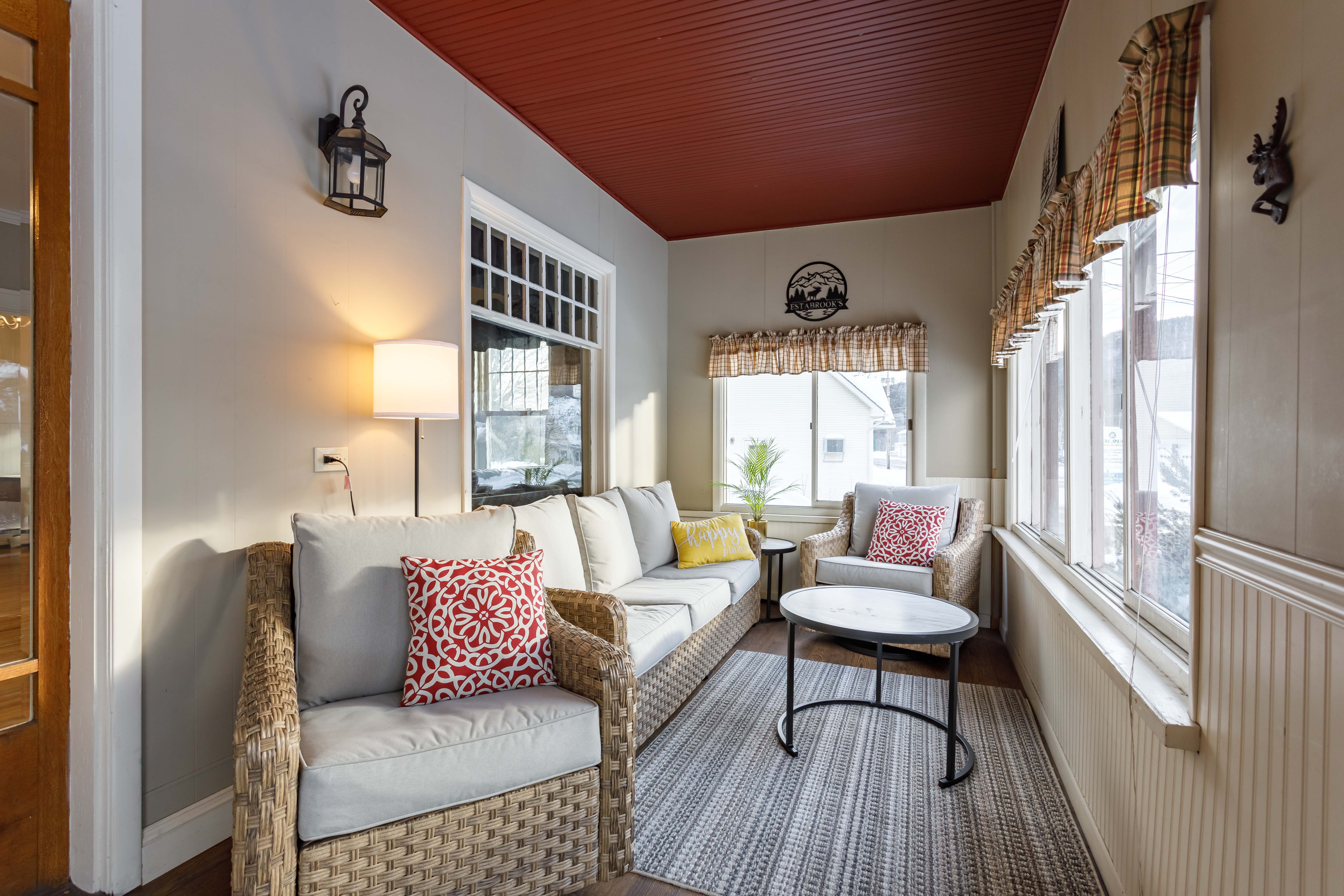 Trailhead Getaway! Park your car for the weekend! Houses for Rent in