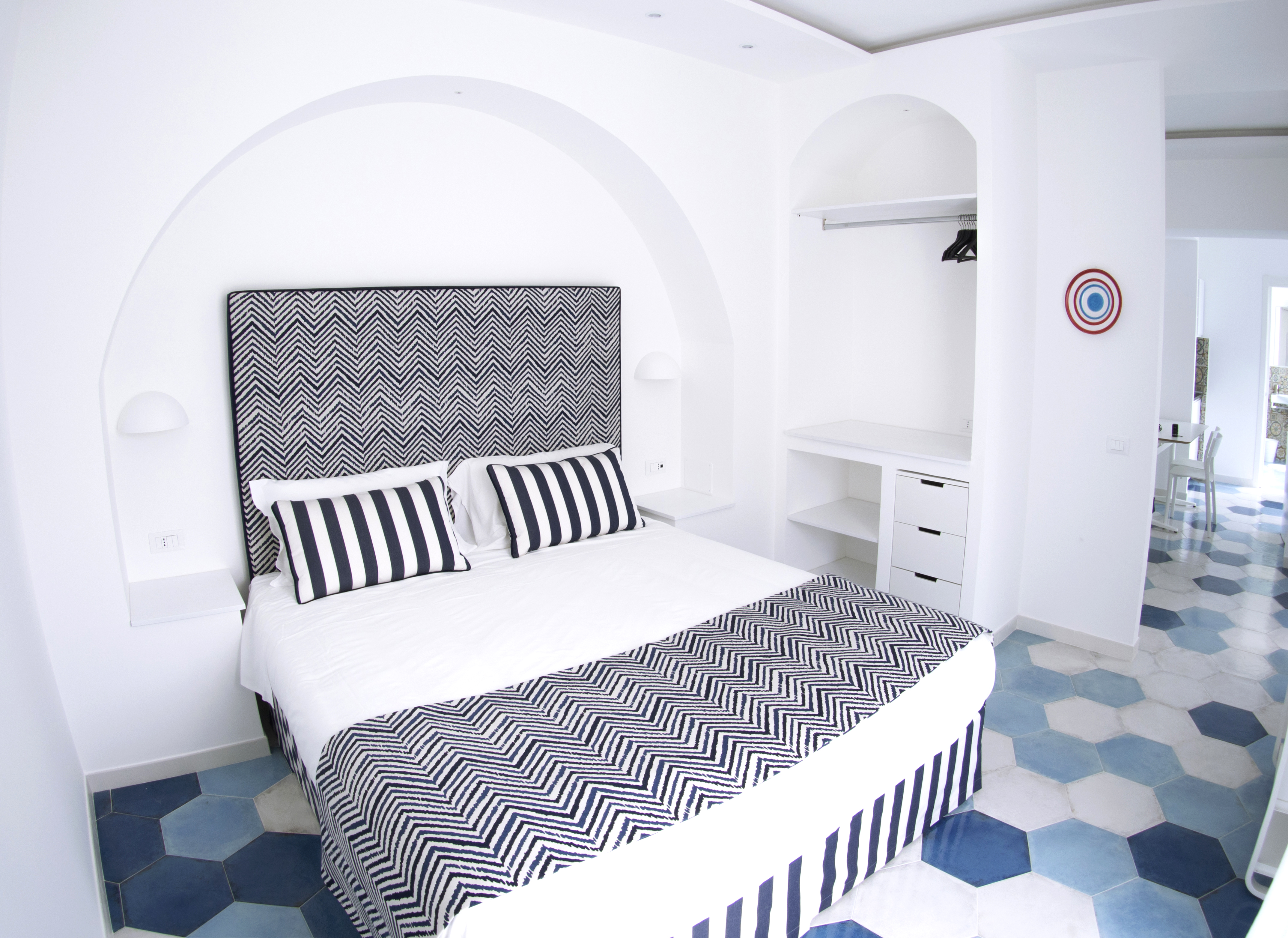 Syreness Suites blue suite in Sorrento centre