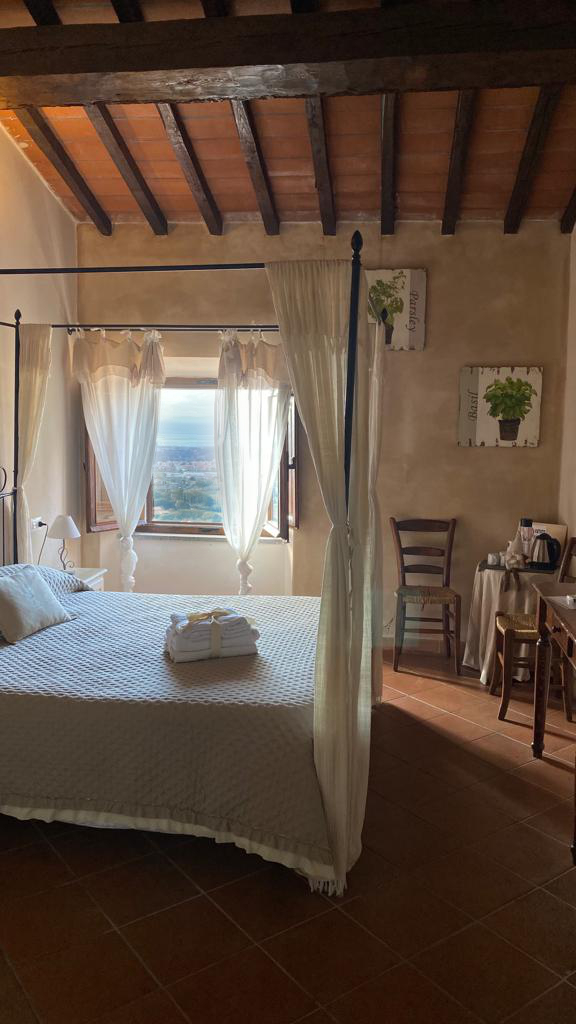 Tradition, Sea and Cooking at km0: Historical home