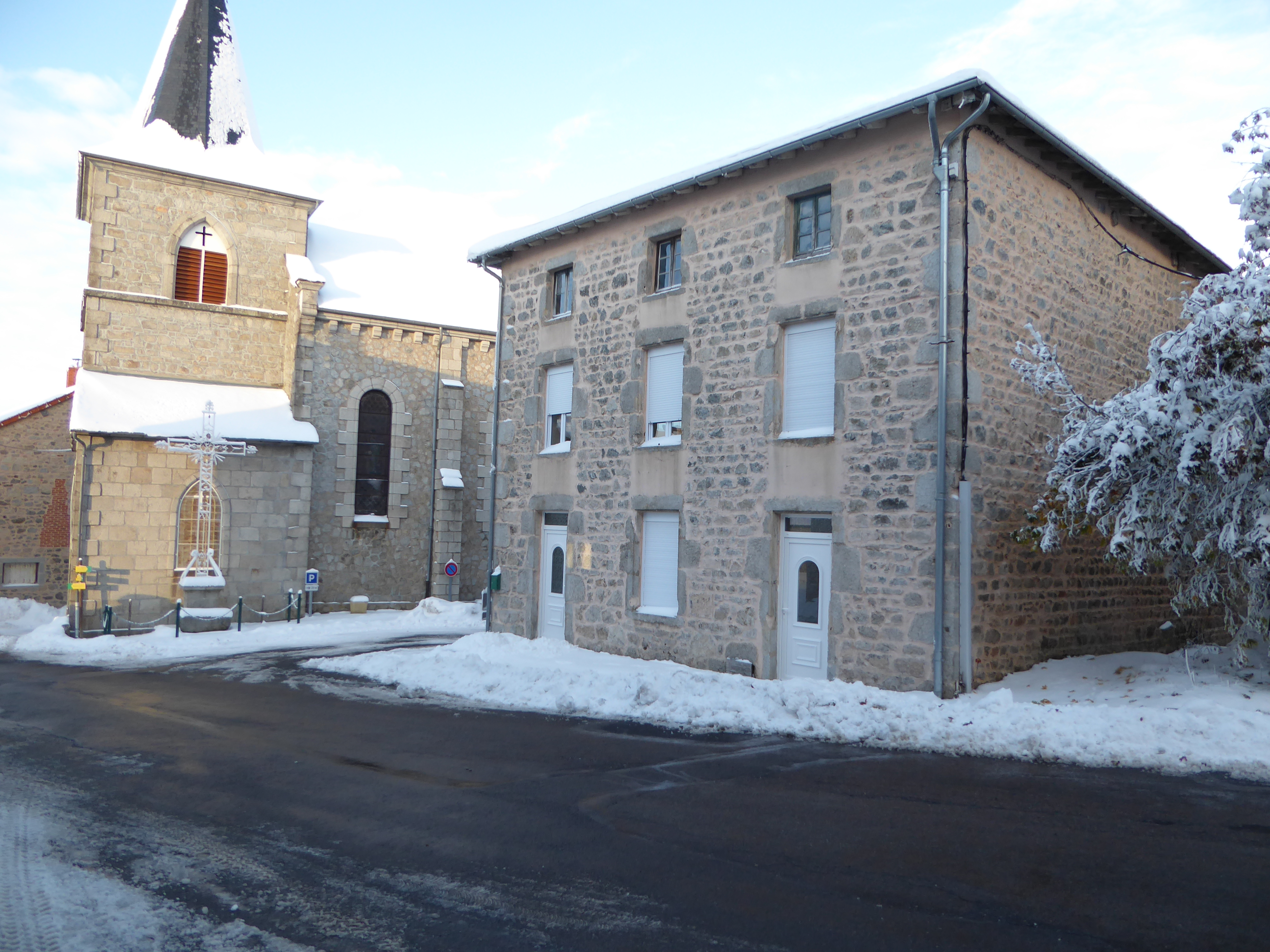 Maison A Saint Nicolas Des Biefs Houses For Rent In Saint Nicolas Des Biefs Auvergne Rhone Alpes France